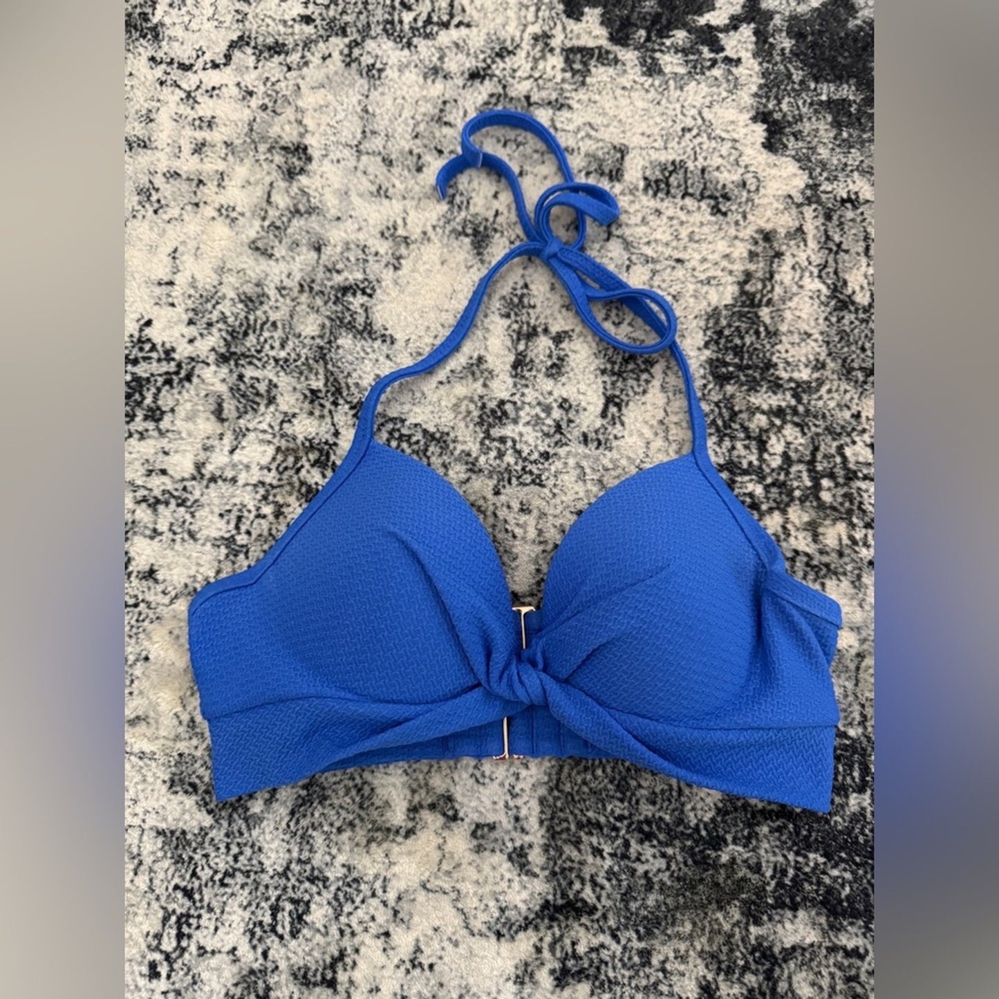 Pre-Owned Size 34B Shade and Shore Blue Cross Front Bikini Top