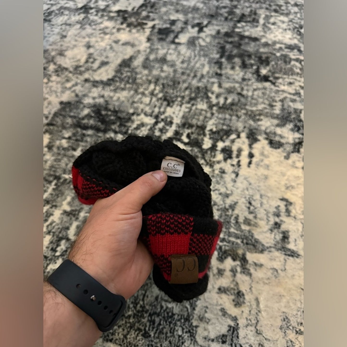 Pre-Owned C.C. Black and Red Plaid Kitted Beanie