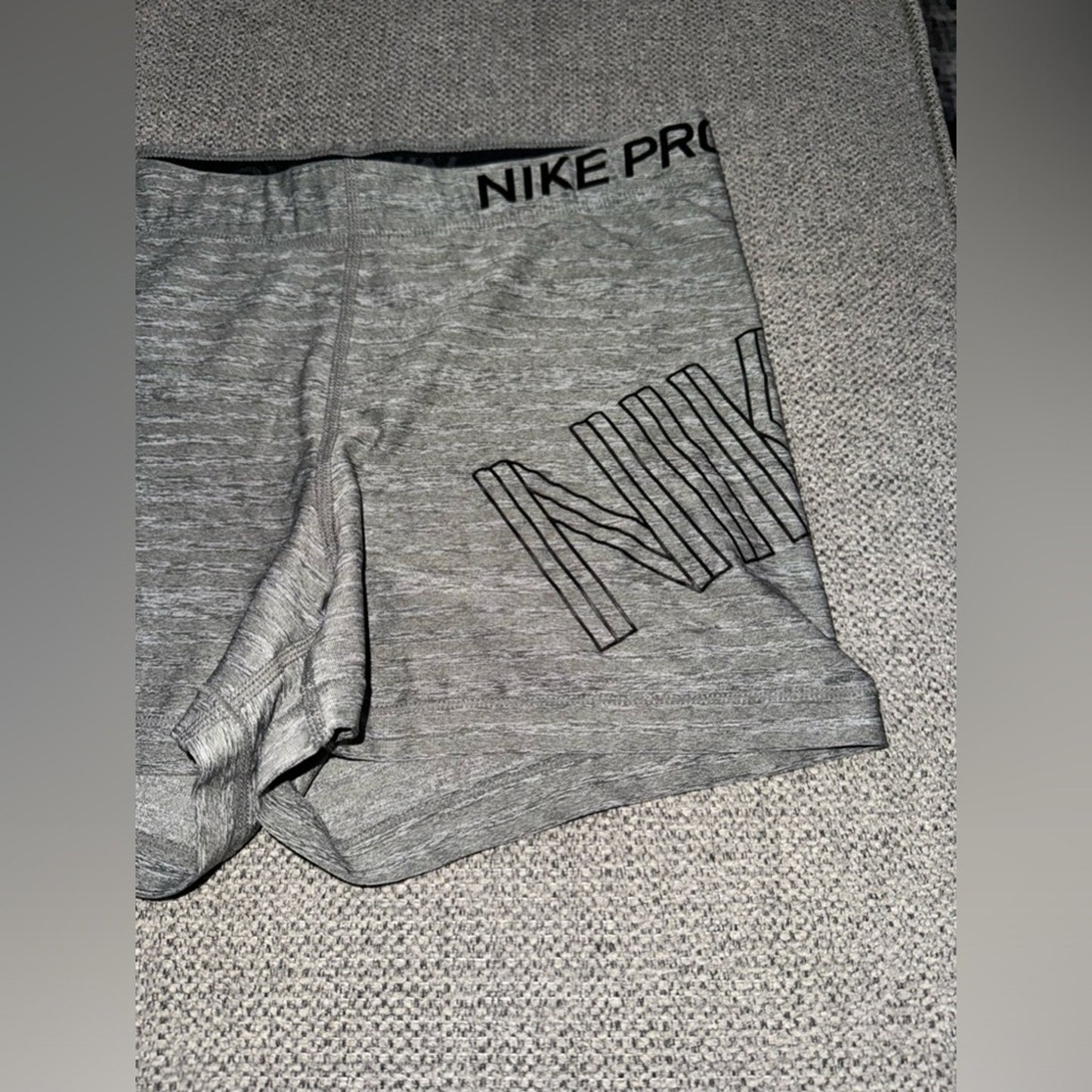 Pre-Owned MD Nike Pro Dri-Fit Heather Grey Shorts