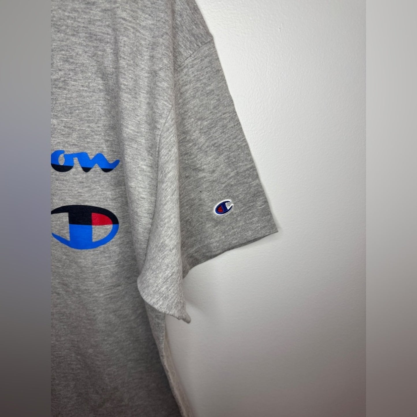 Pre-Owned LG Champion Logo Graphic T-Shirt