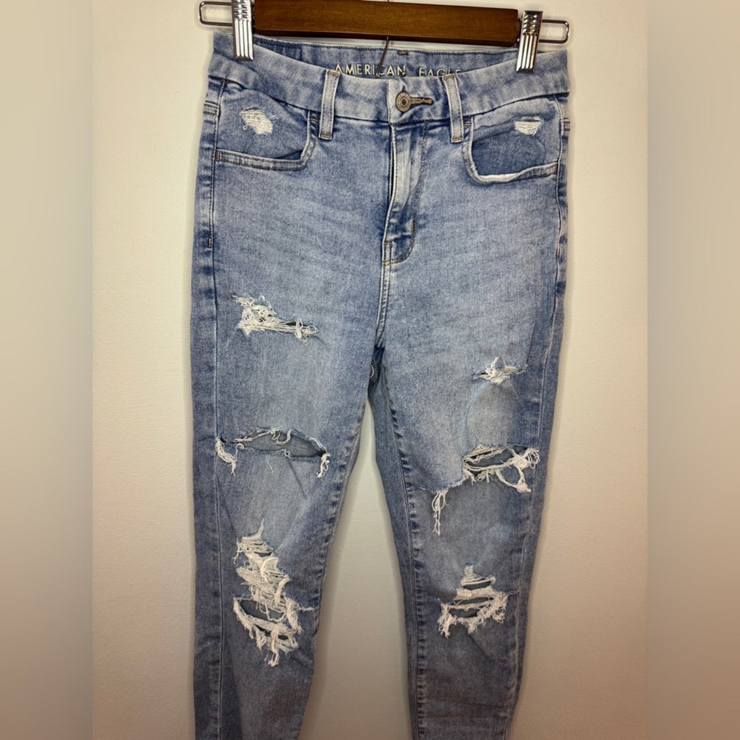 Pre-Owned Size 2 Long American Eagle Light Blue Distressed Curvy Hi Rise Jegging