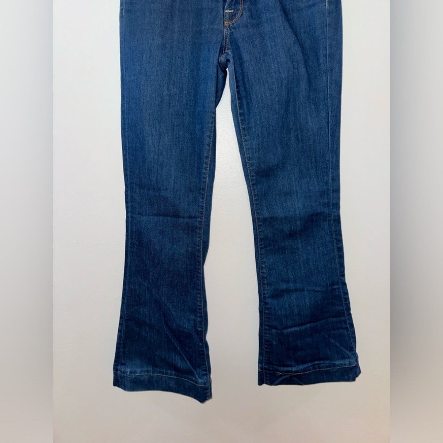 Pre- Owned Size 4/27 Lucky Brand Blue Charlie Flare Jeans