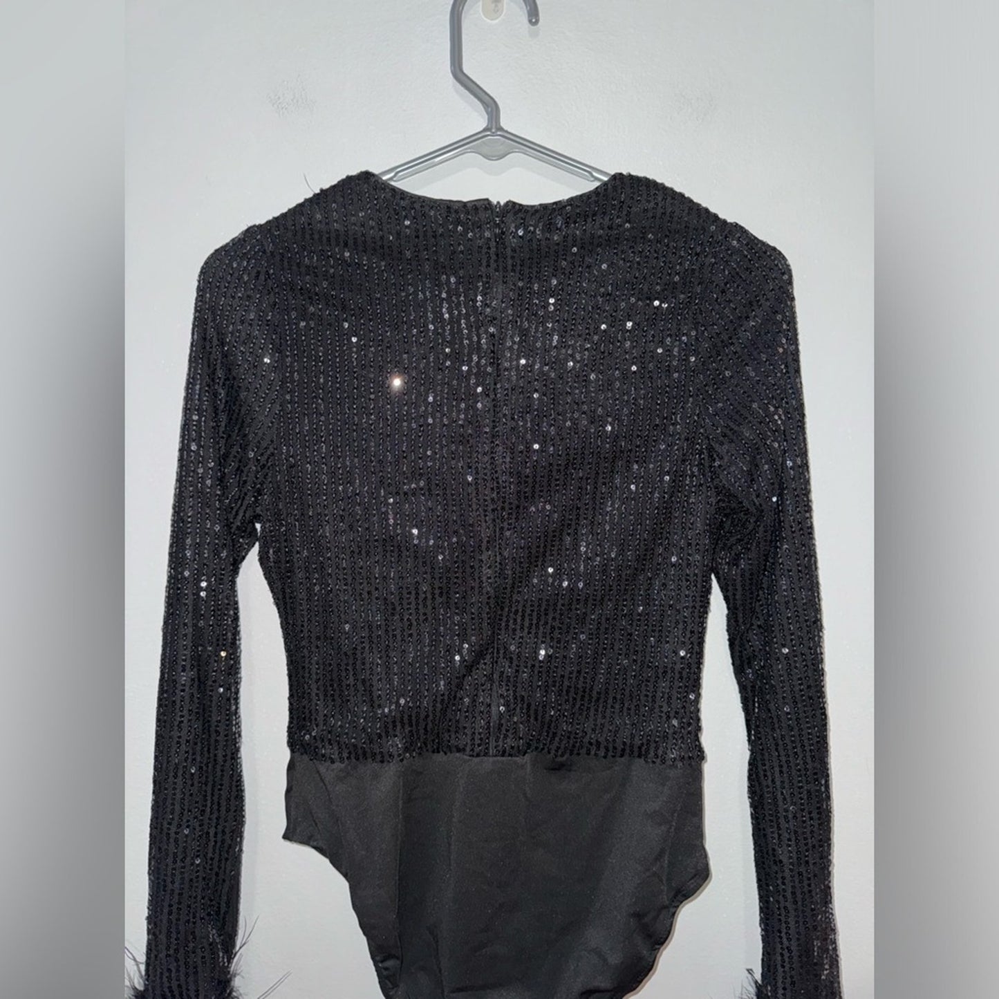 Pre-Owned MD SHEIN Black Sequin Long Sleeve Bodysuit w/Ostrich Feathers