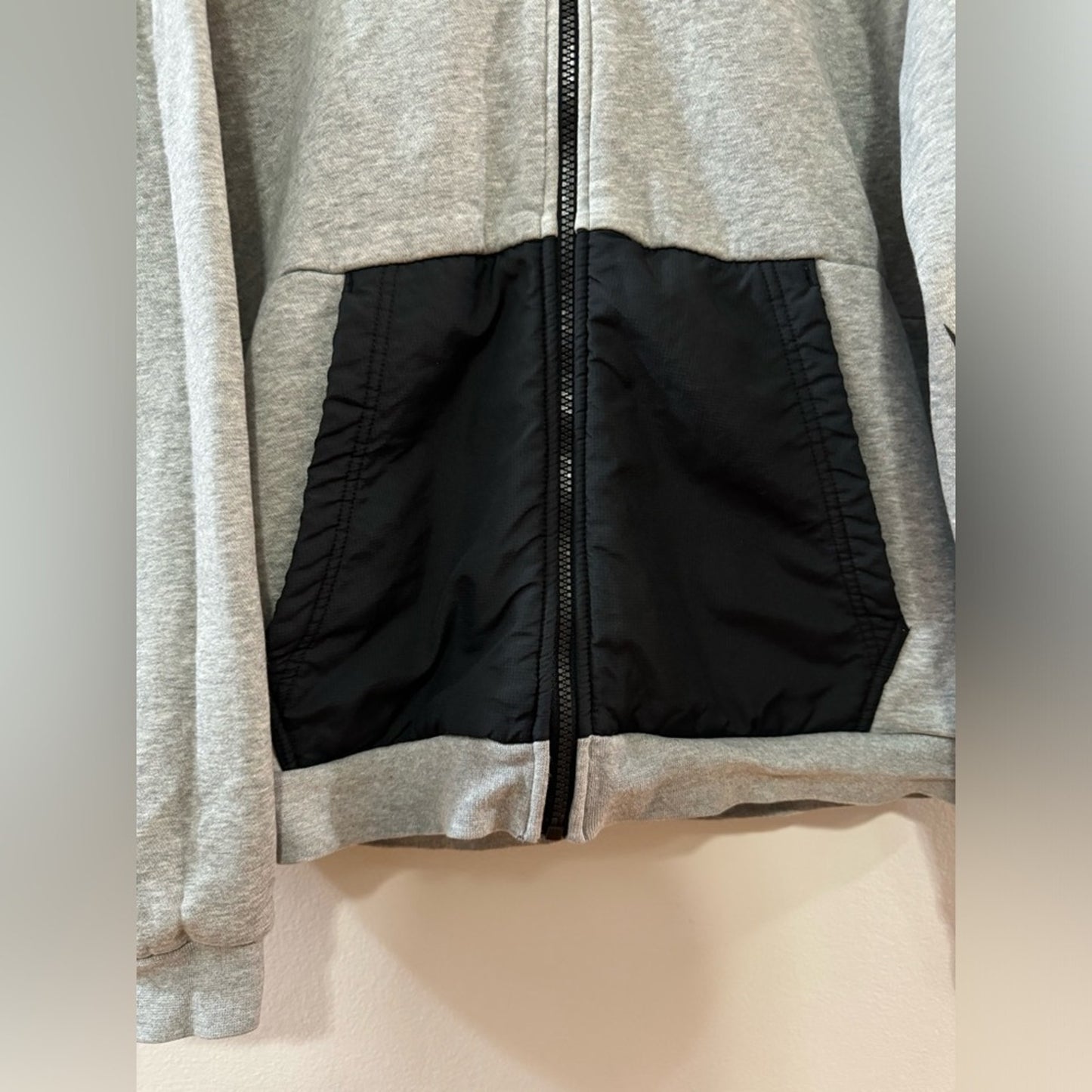 Pre-Owned LG Nike Grey/Black Contrast Zip-Up Hoodie