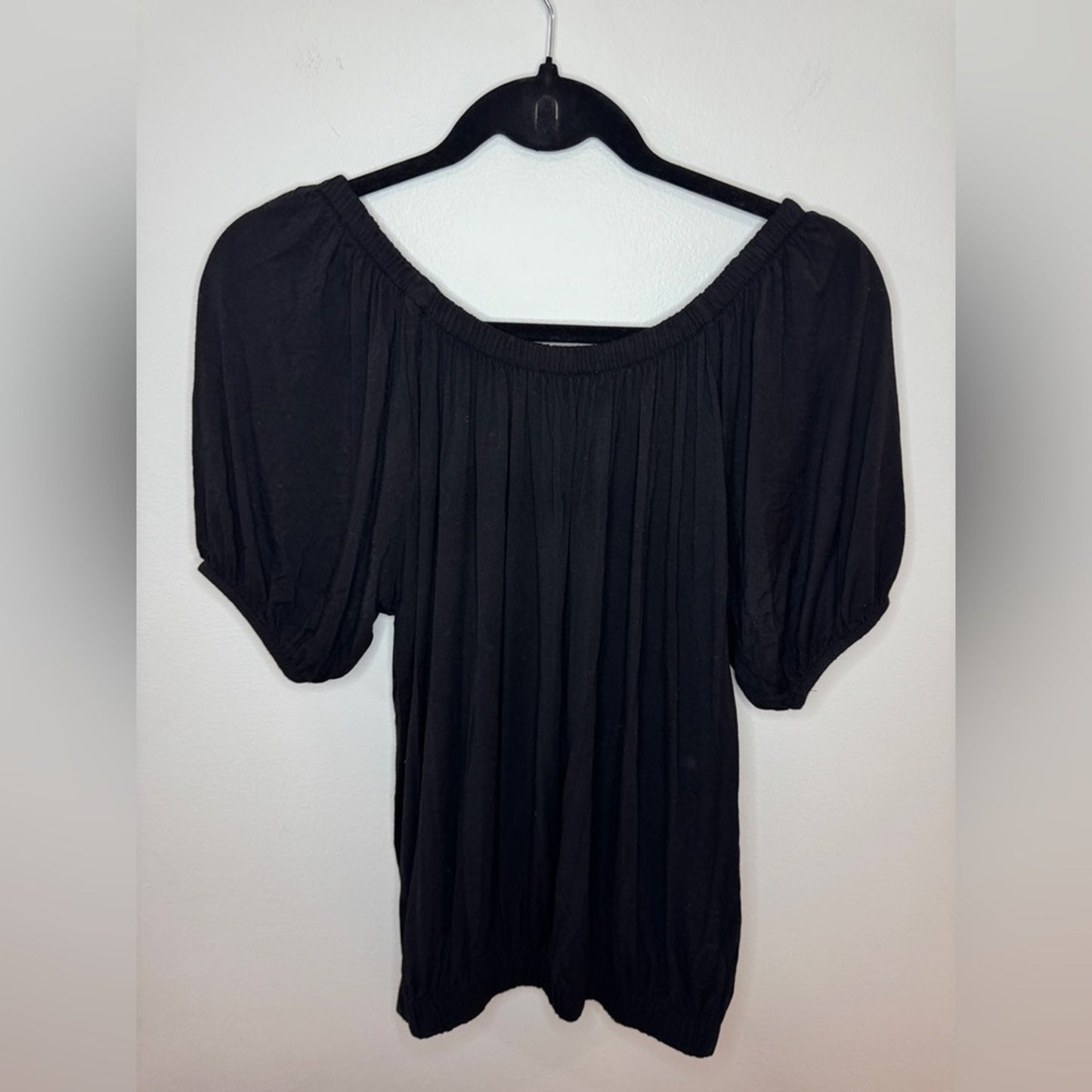 Pre-Owned SM Kenar Black Off The Shoulder Top