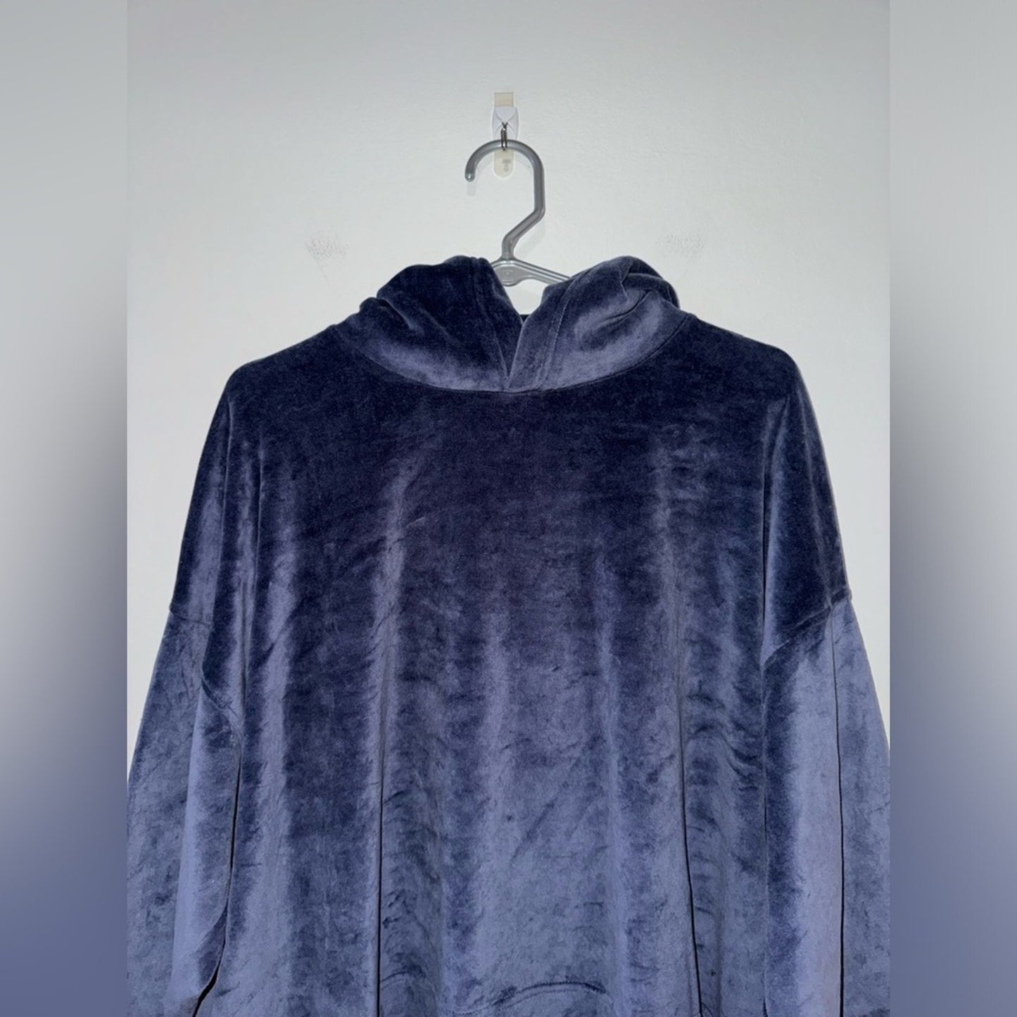 NWT MD Aerie Dark Blue Velour Cropped Hoodie