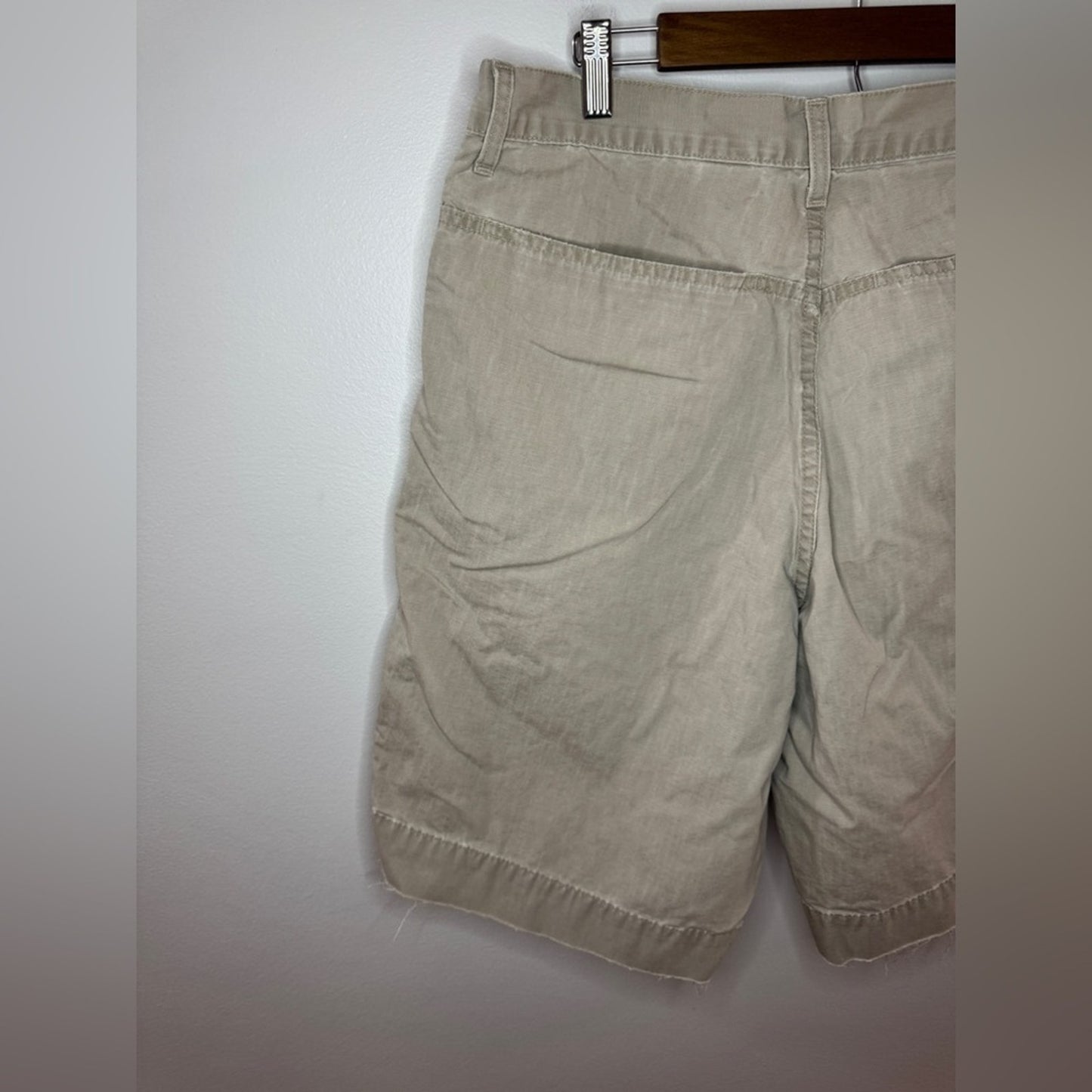 Pre-Owned Size 34 Levi’s Red Tab Tan Carpenter Shorts