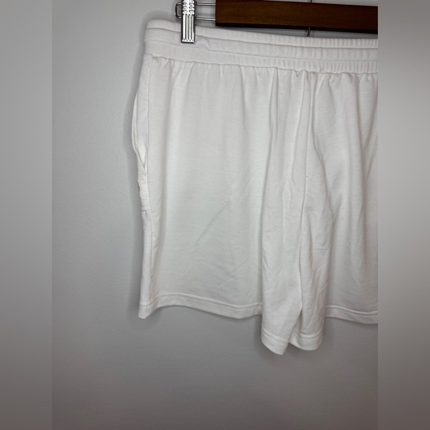 Pre-Owned MD Jane and Delancey White Shorts