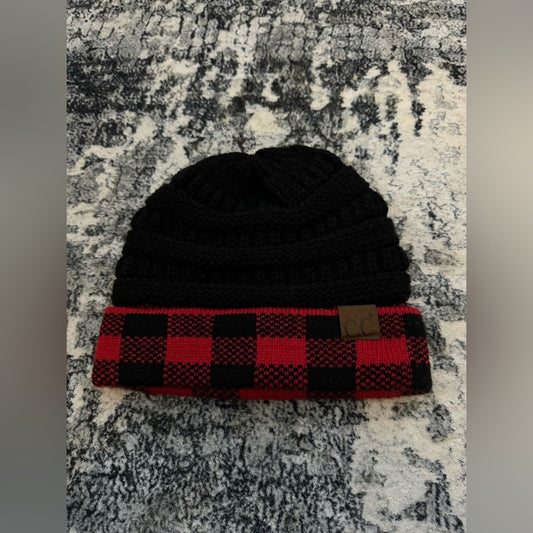 Pre-Owned C.C. Black and Red Plaid Kitted Beanie