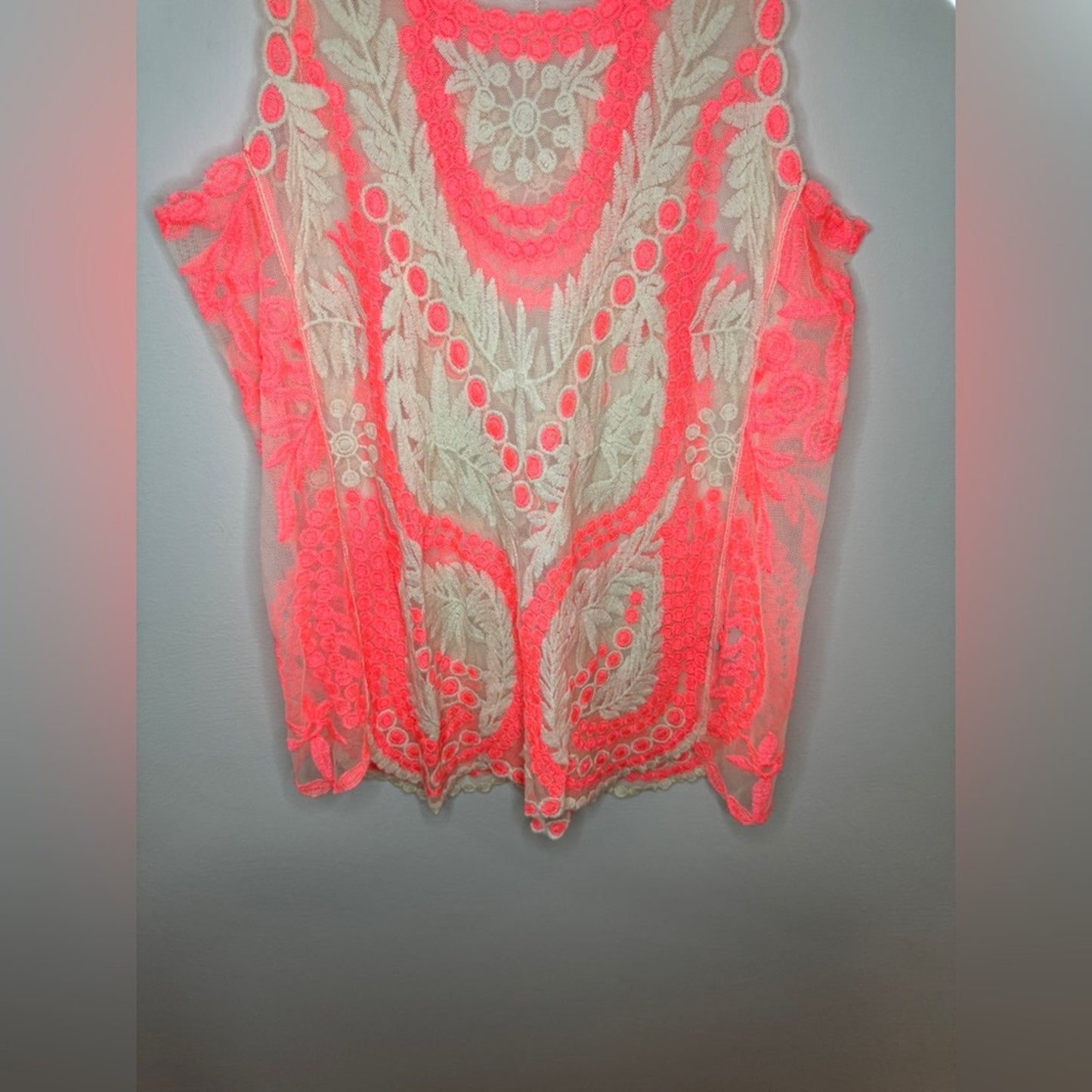 Pre-Owned SM Blu Pepper Pink and White Lace Tank Top