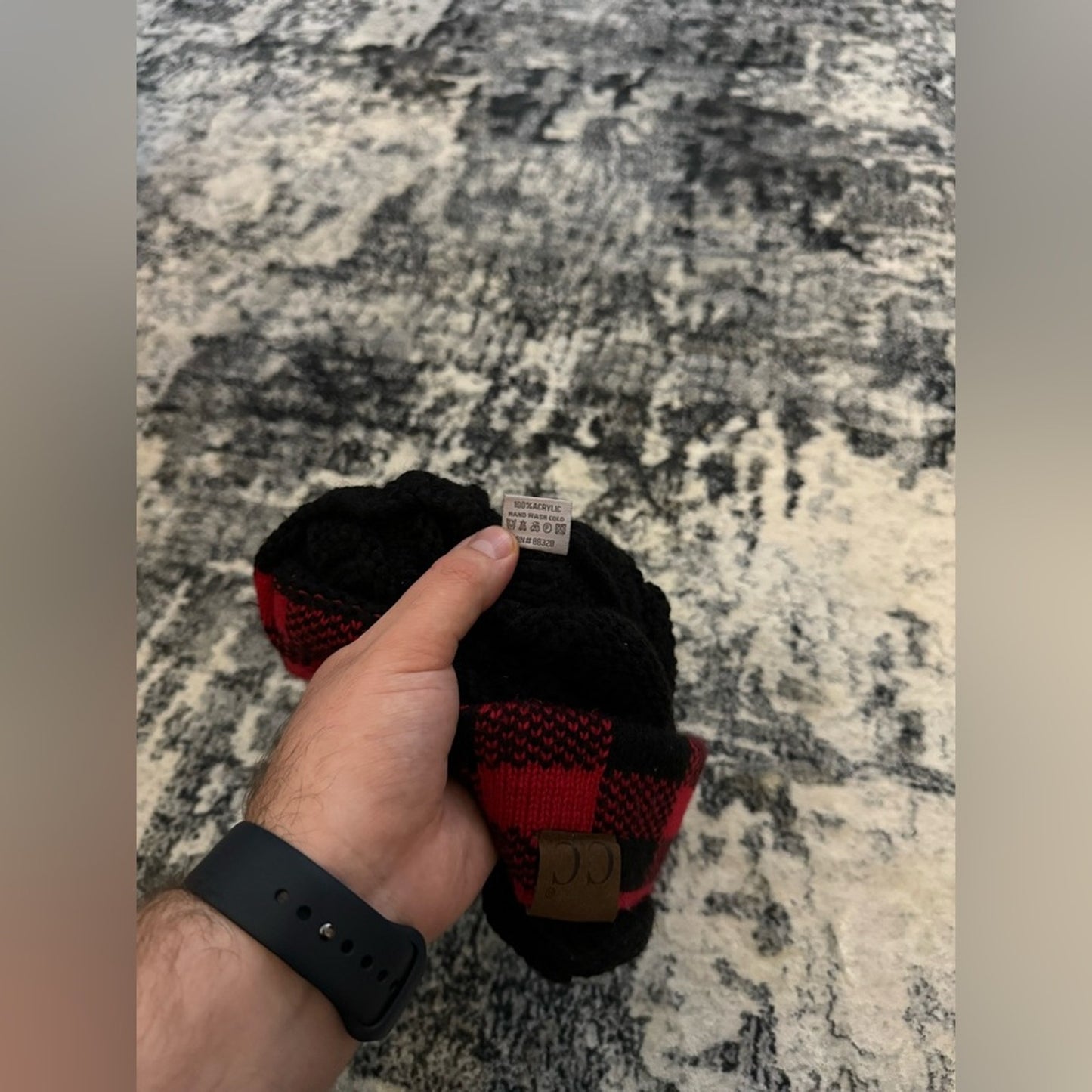 Pre-Owned C.C. Black and Red Plaid Kitted Beanie