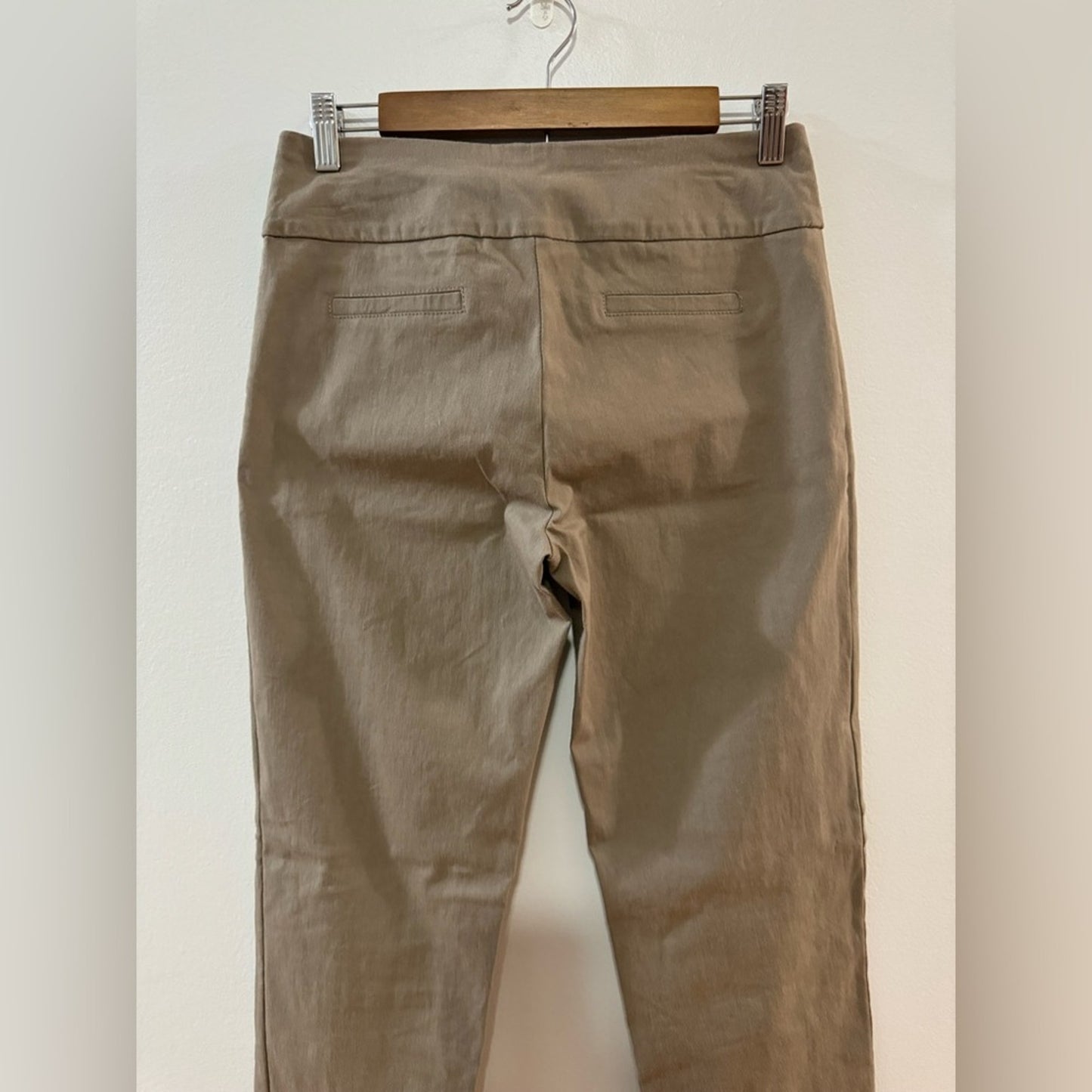 Pre-Owned Size 6 Zac and Rachel Khaki Tan Pants