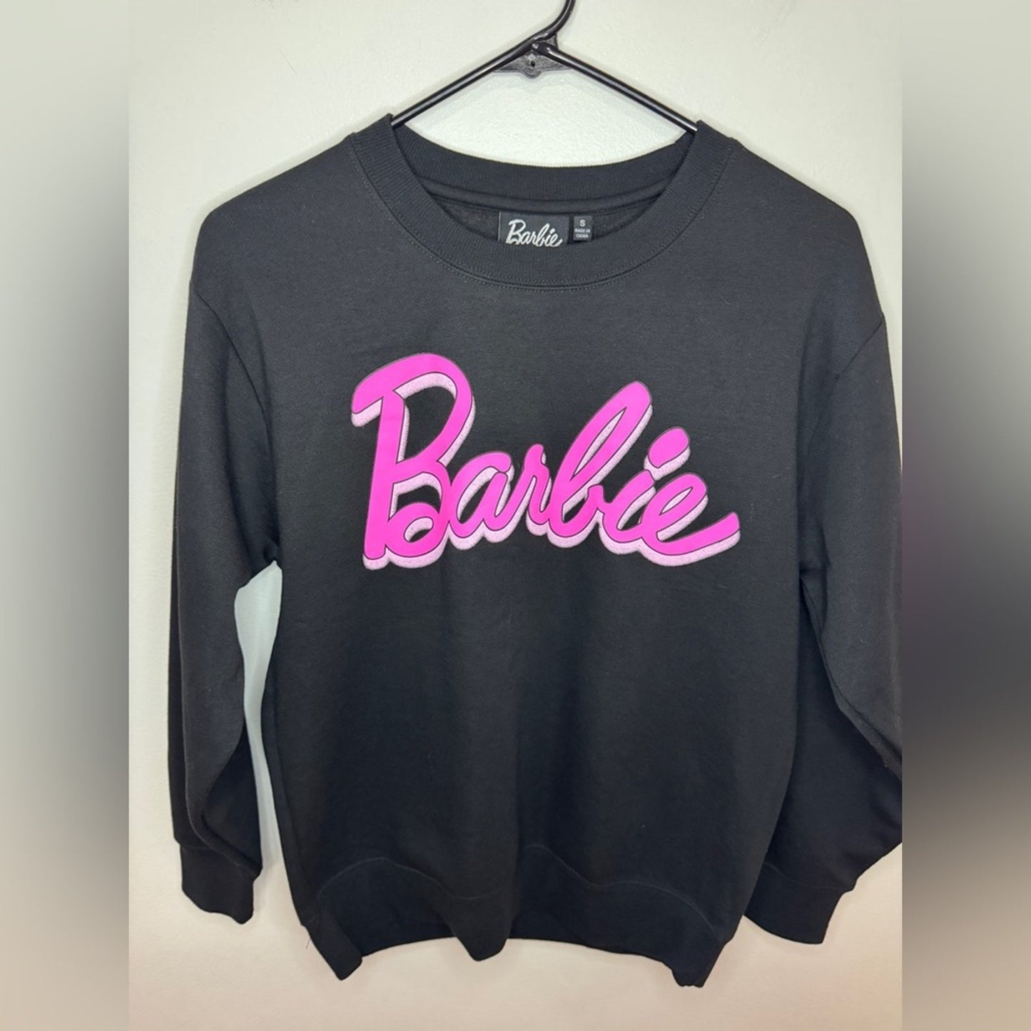 Pre-Owned SM Barbie Pink Logo Black Crewneck Sweatshirt