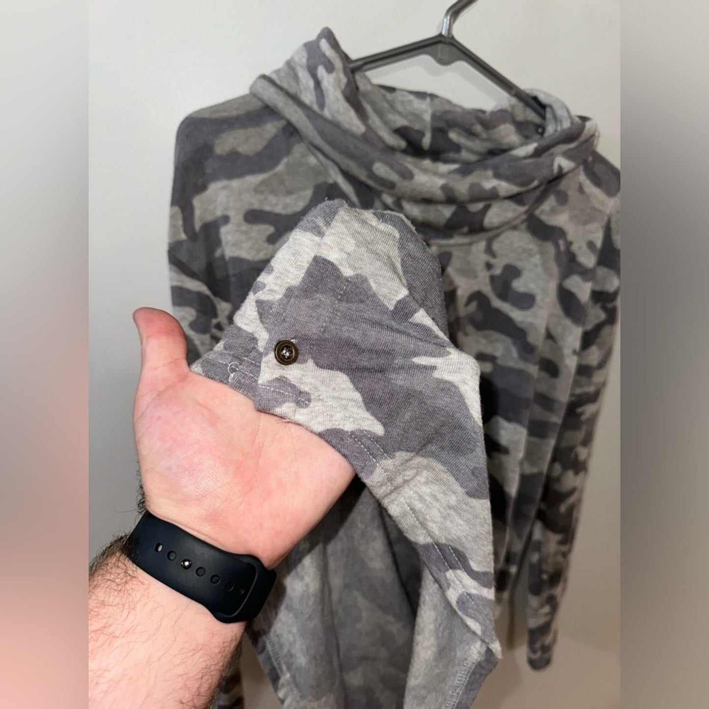 Pre-Owned MD Jane and Delancey Grey Camo Long Sleeve Sweater