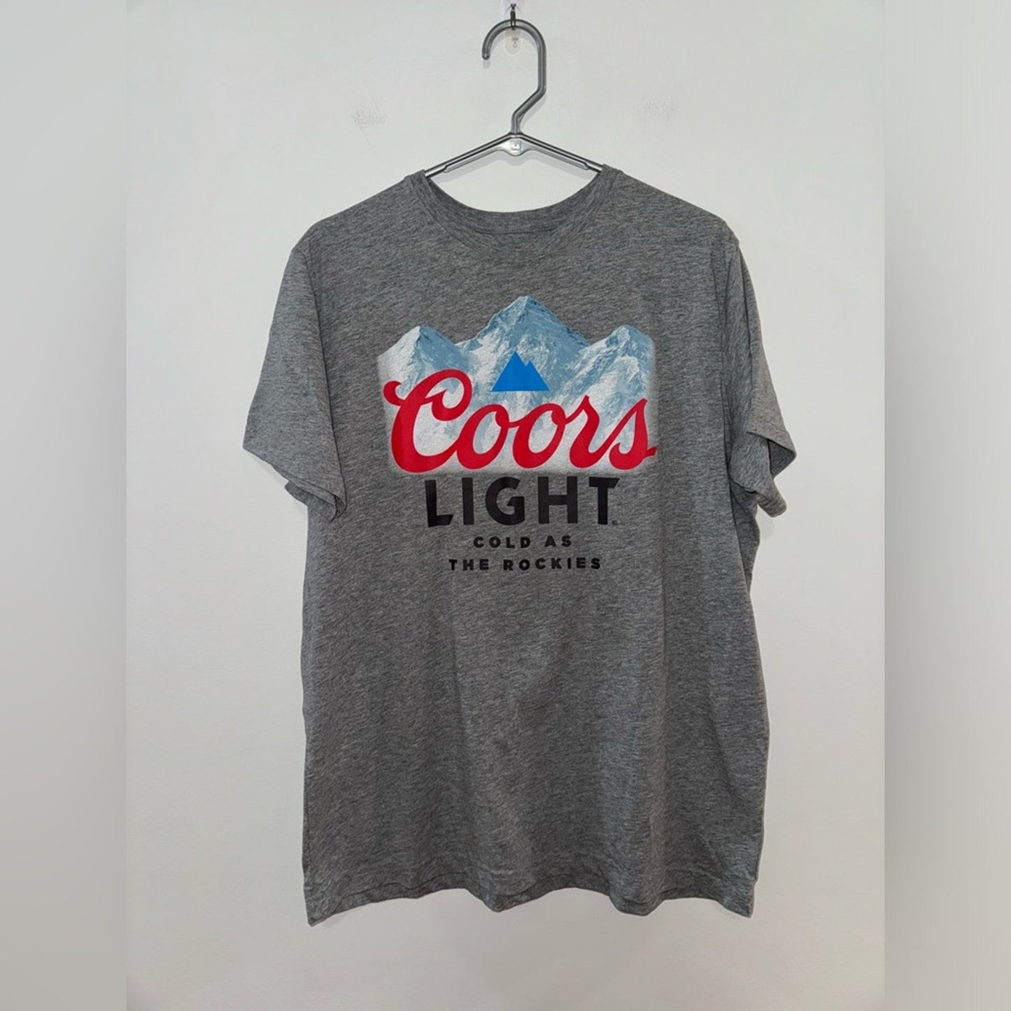 Pre-Owned LG Coors Light Grey Graphic “Cold as the Rockies” T-Shirt