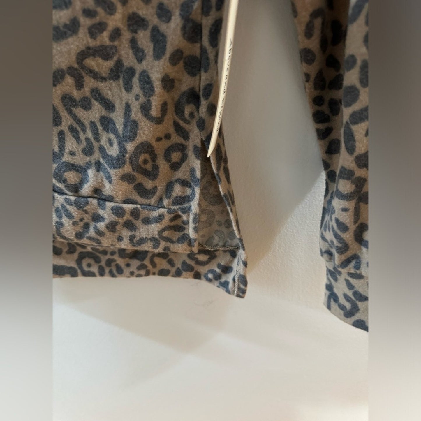 NWT MD Above and Beyond Leopard Hooded Long Sleeve Shirt