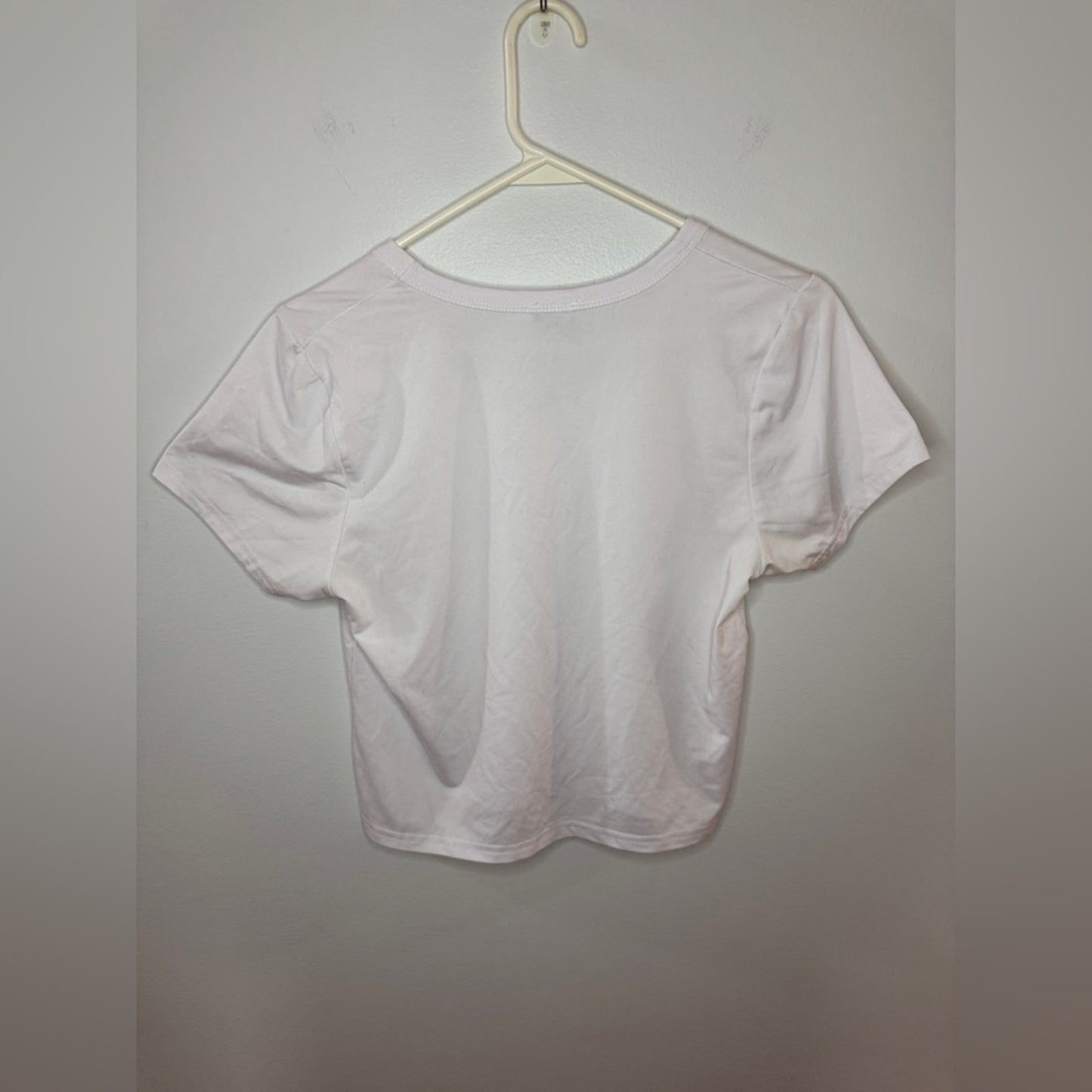 Pre-Owned MD Olivia Rae White Vneck T-shirt