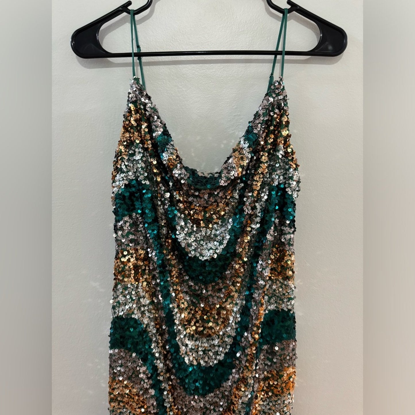 NWT LG Lizzie’s Boutique Green Pattern Sequin Dress