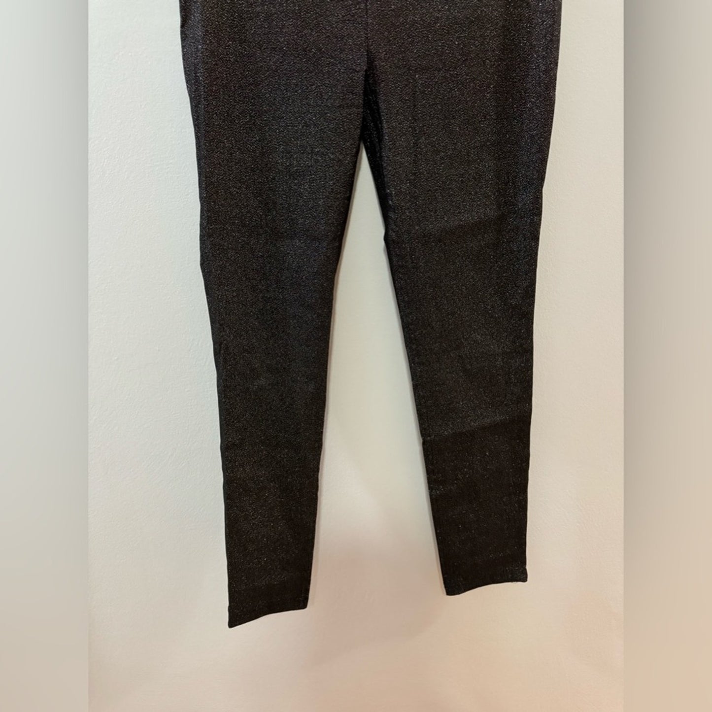 Pre-Owned Size 8 Tommy Hilfiger Black and Gold Sparkle Pants