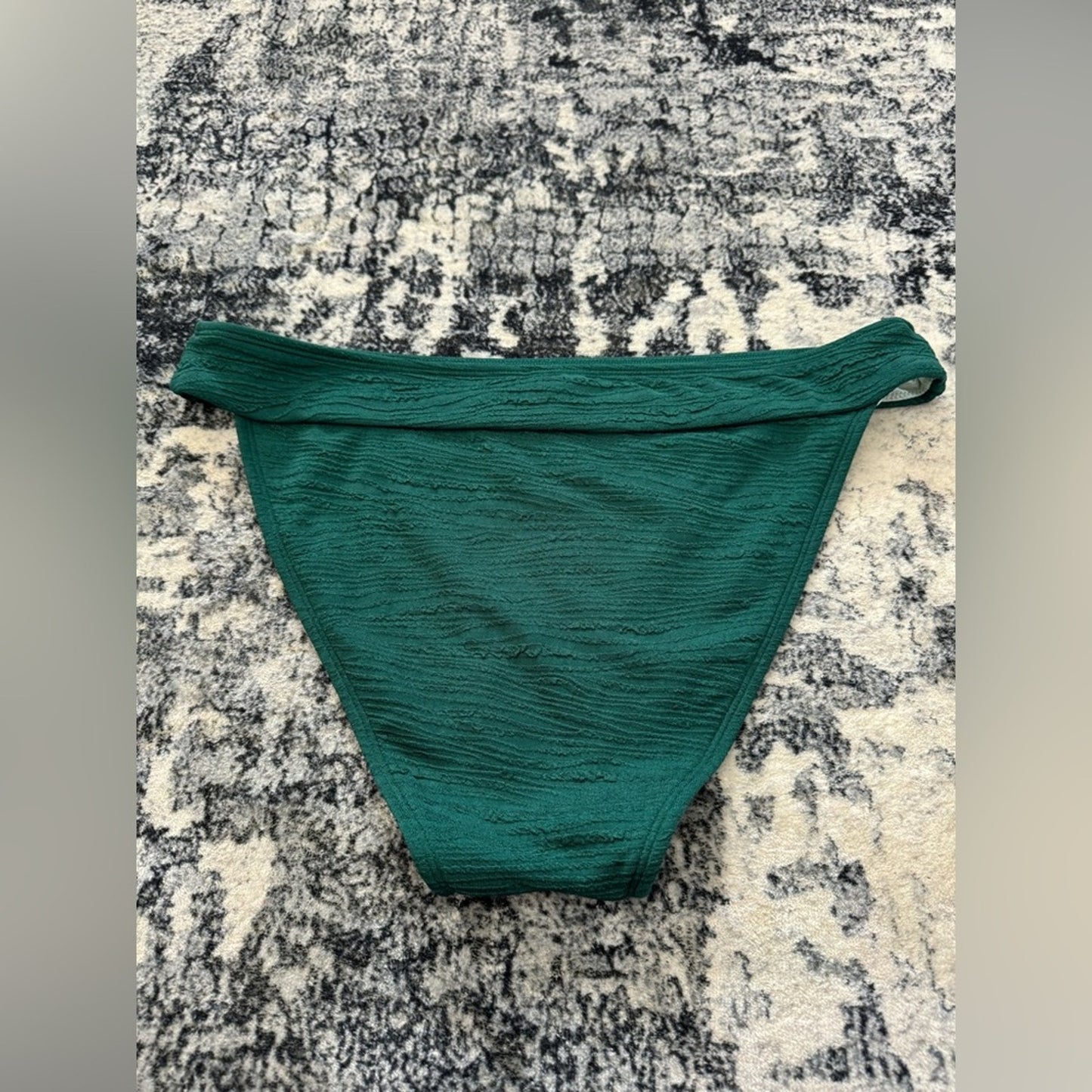 Pre-Owned LG Cupshe Green Textured Bikini Bottom