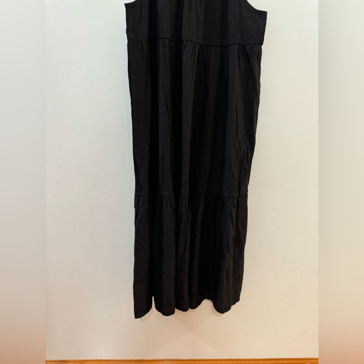 Pre-Owned LG Unbranded Black Halter Long Dress