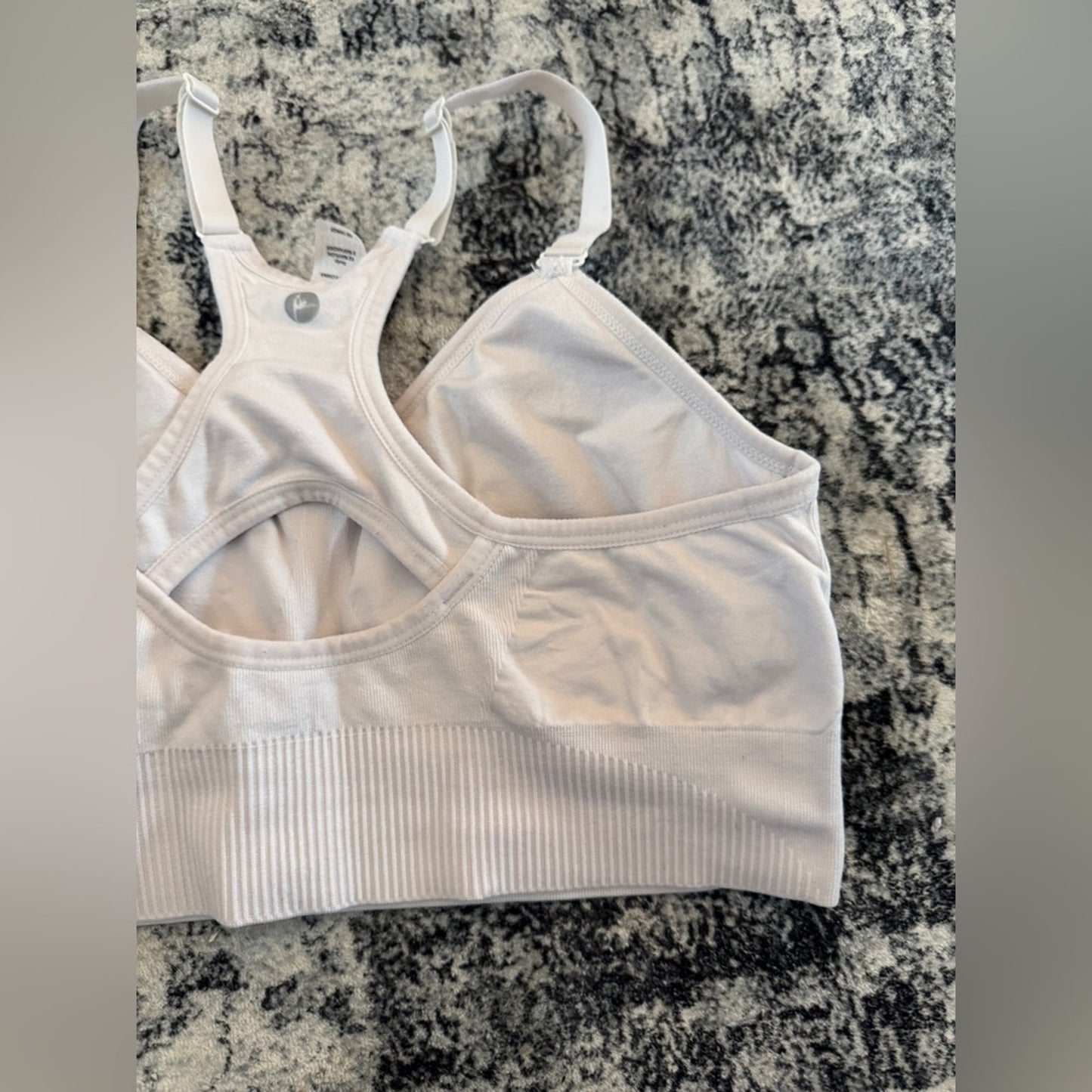 Pre-Owned LG 90 Degree White Sports Bra