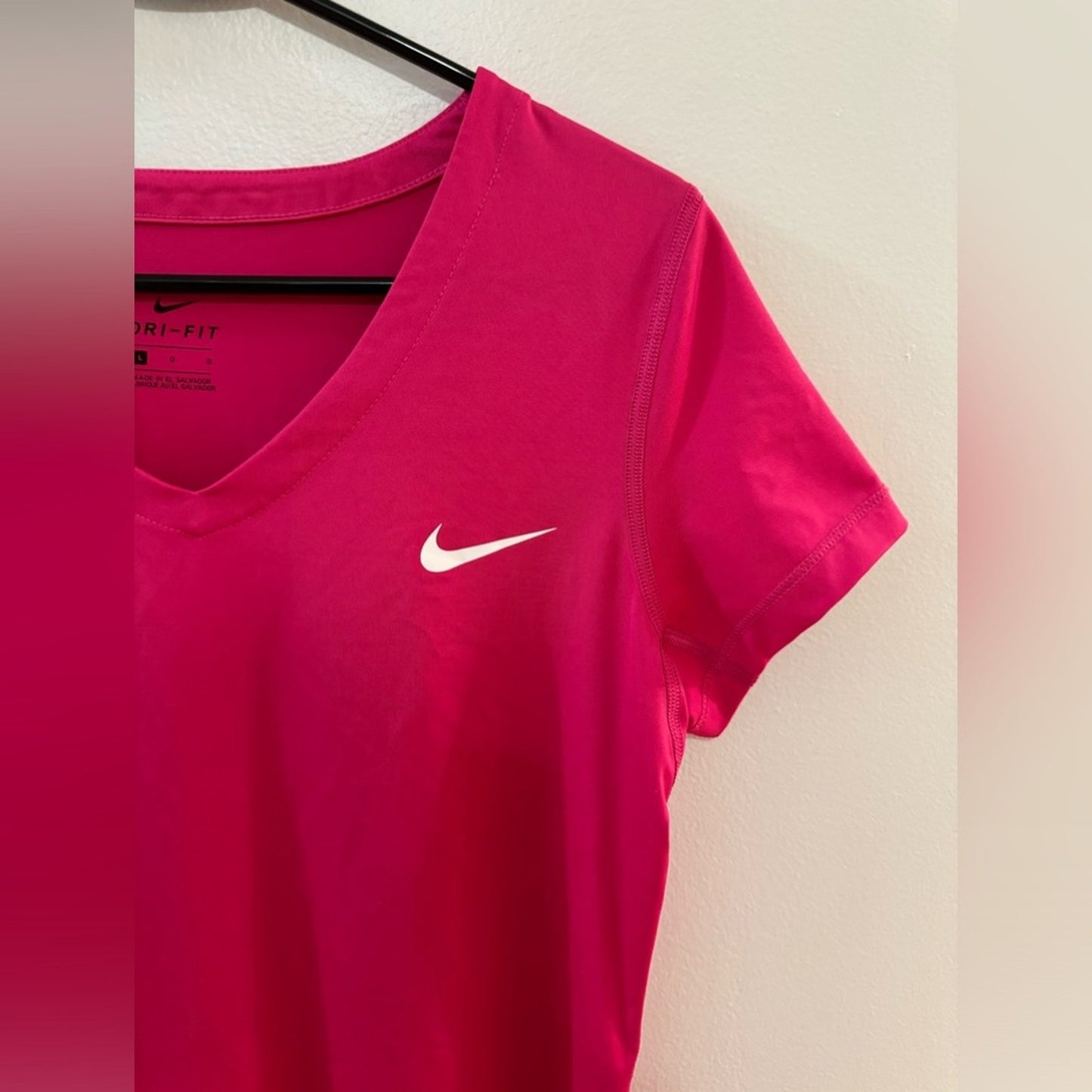 Pre-Owned LG Nike Dri-Fit Pink Vneck Athletic T-Shirt