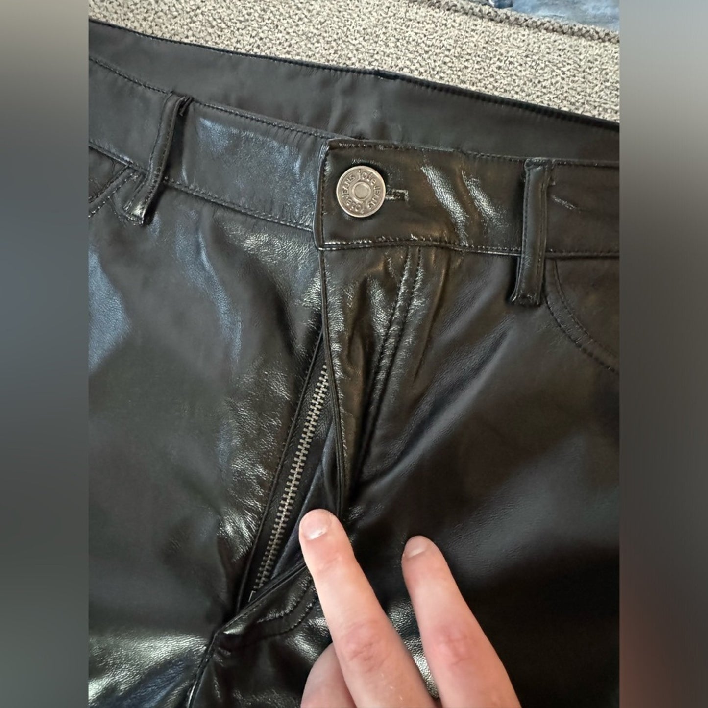 Pre-Owned Size 8 Joie Black Pleather Pants