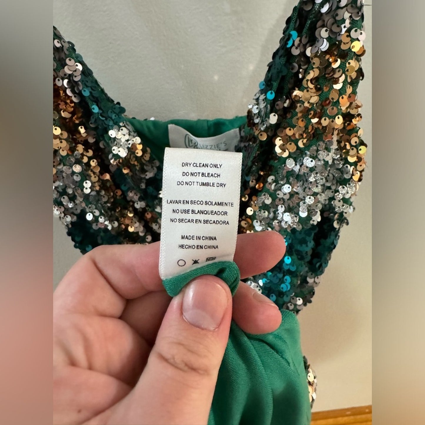 NWT LG Lizzie’s Boutique Green Pattern Sequin Dress