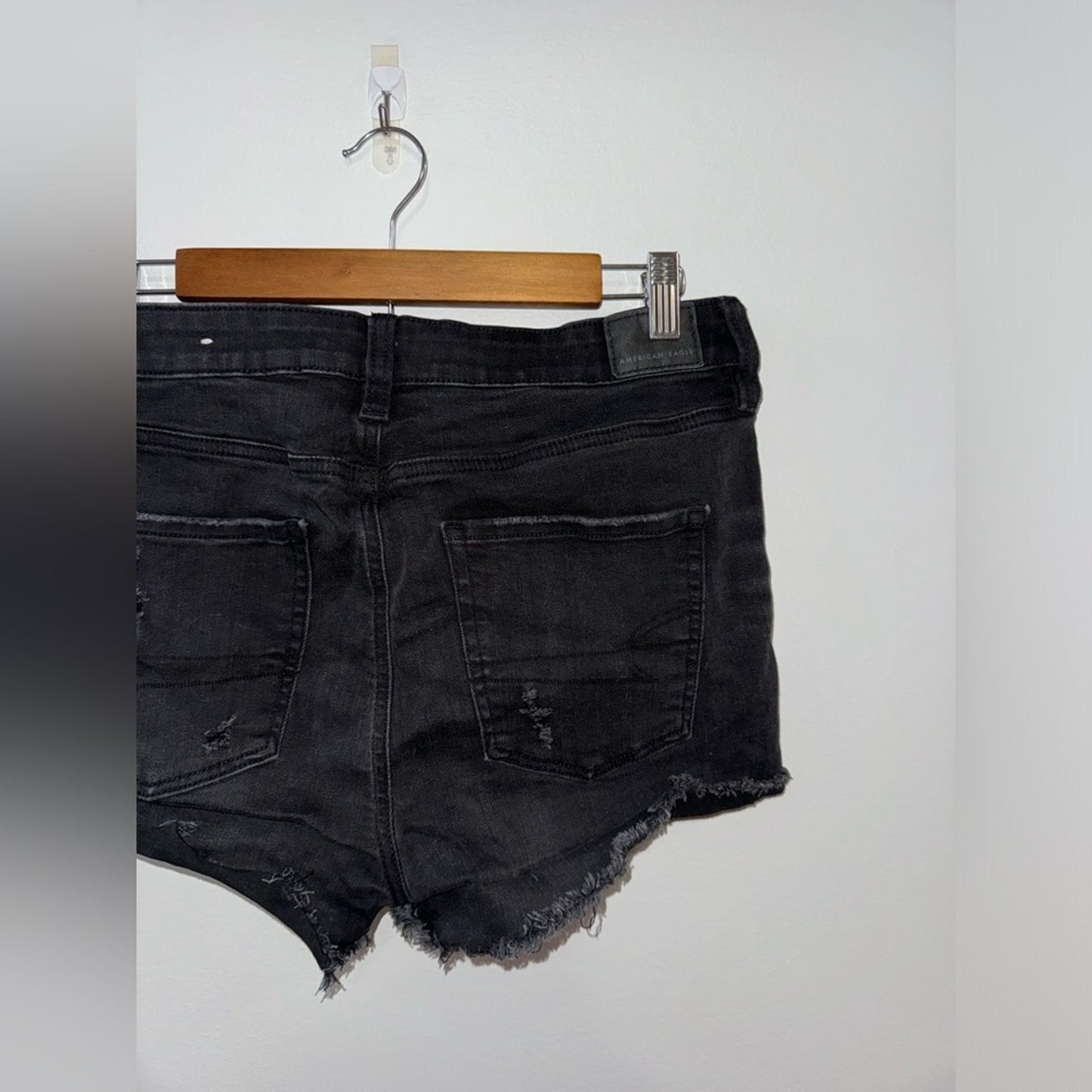 Pre-Owned Size 10 American Eagle High Rise Shortie Black Distressed Jean Short