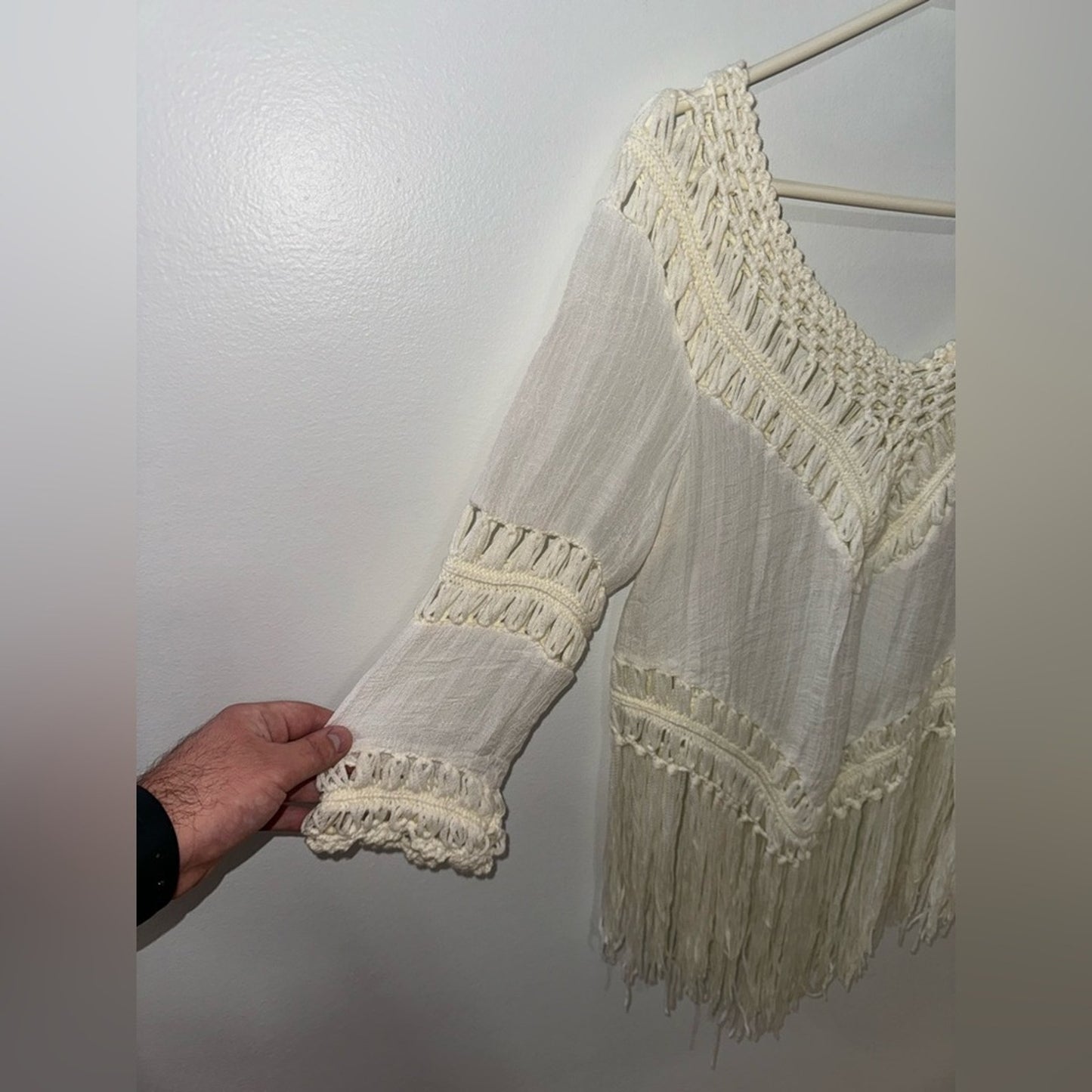 Pre-Owned SM Rebellion White Crochet Fringe Long Sleeve Top