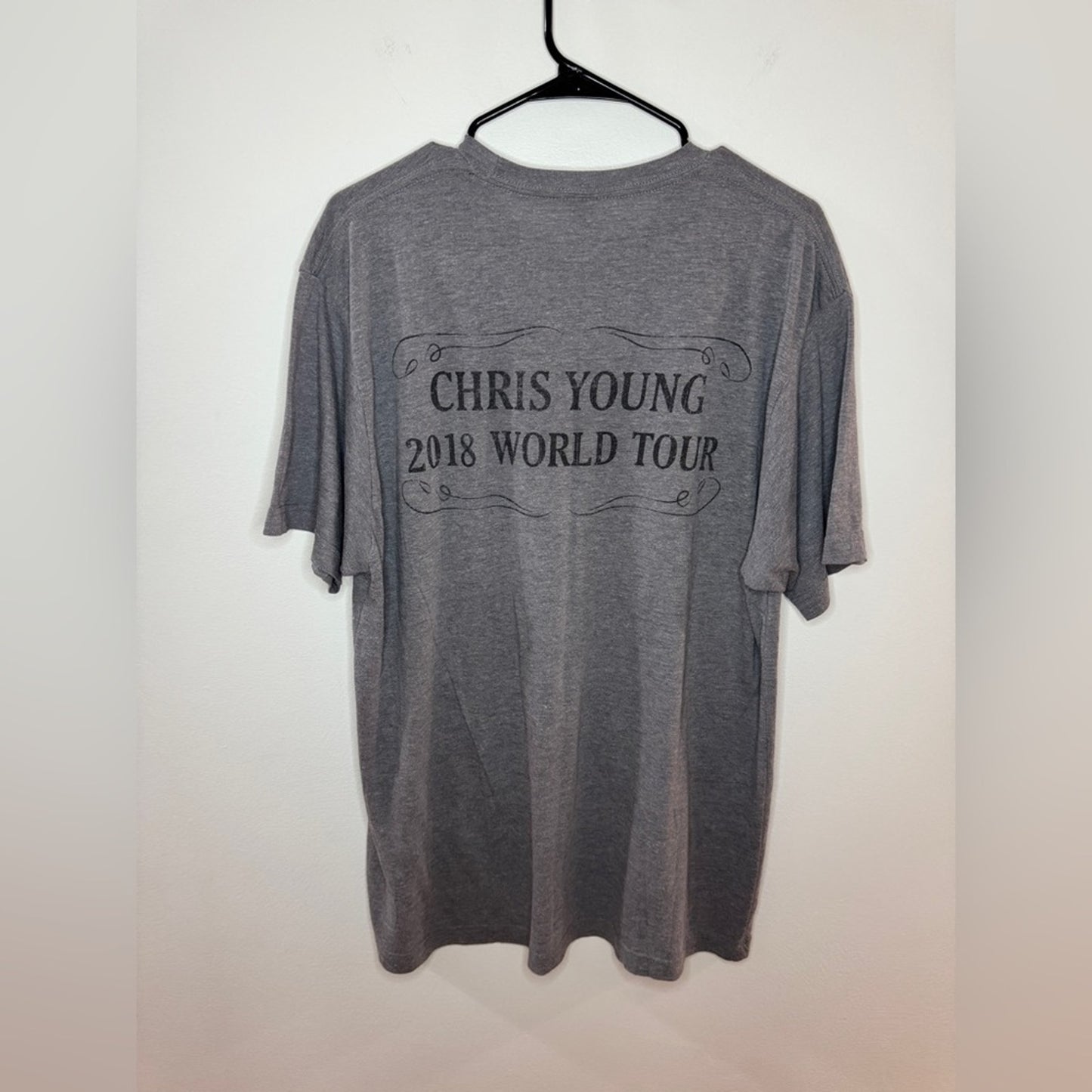 Pre-Owned XL Chris Young Save Water Drink Beer World Tour 2018 Band T-Shirt