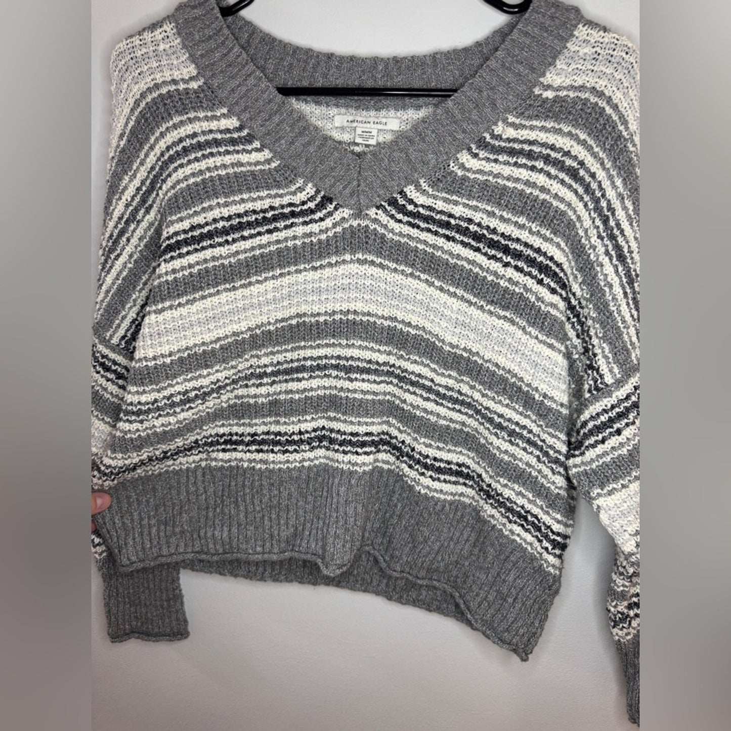 Pre-Owned MD American Eagle Grey and White Striped Knitted Cropped Sweater