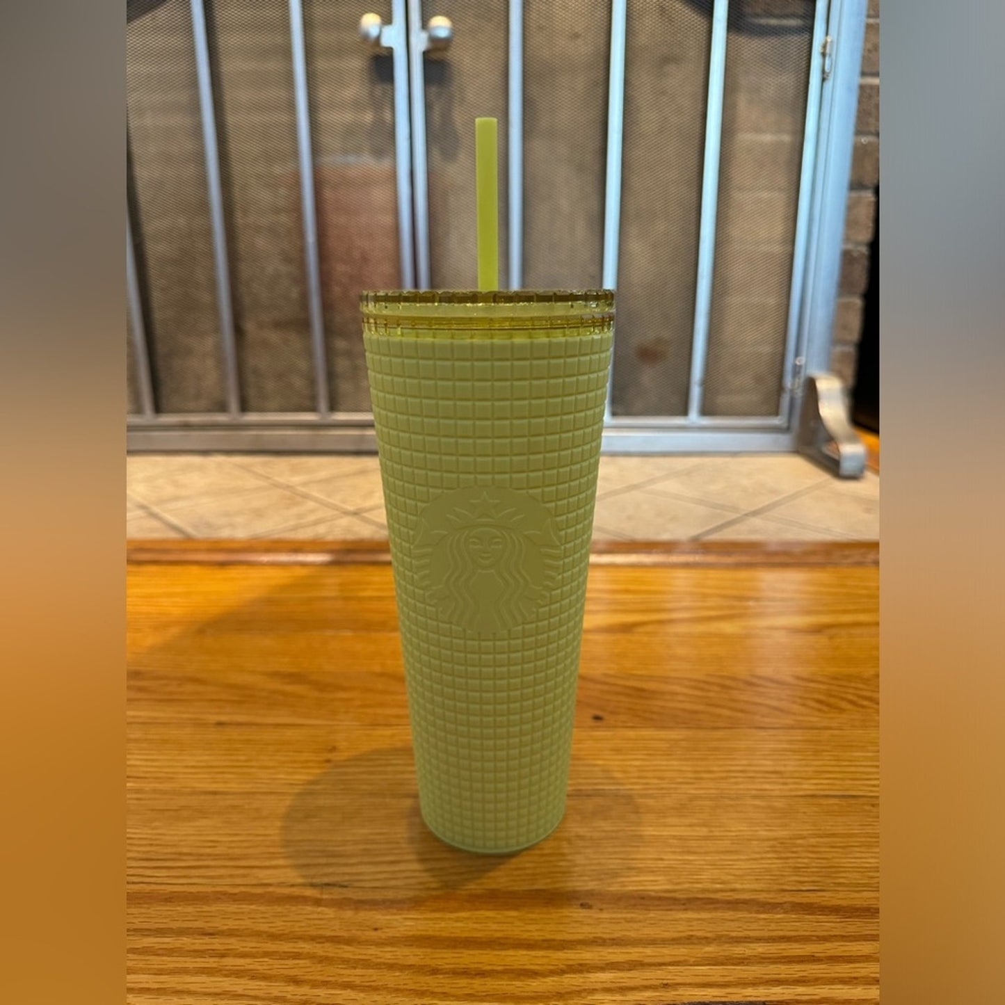 Pre-Owned Starbucks Winter 2023 Meadow Yellow Soft Touch Tumbler