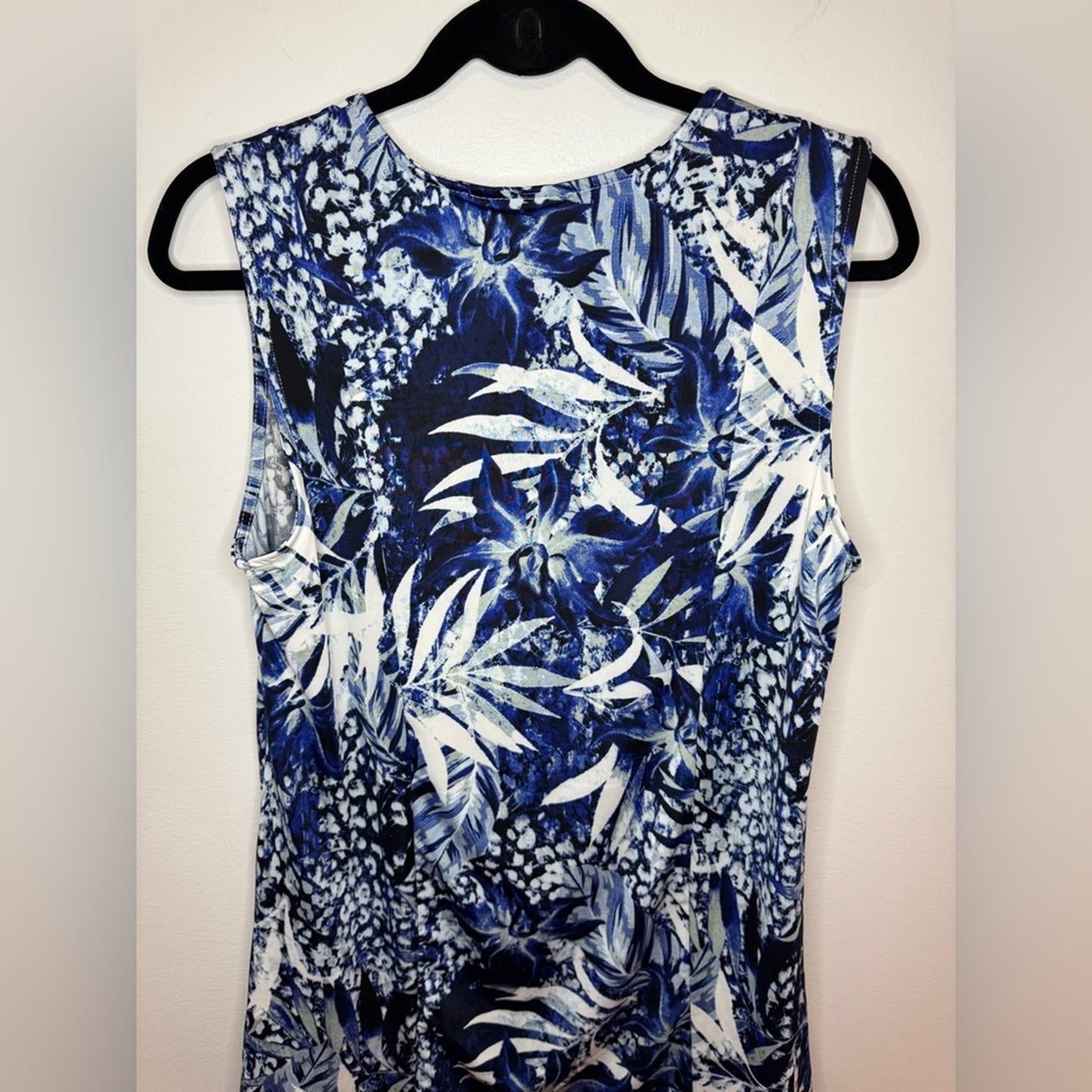 NWT LG Beach Break Blue and White Tropical Print Dress