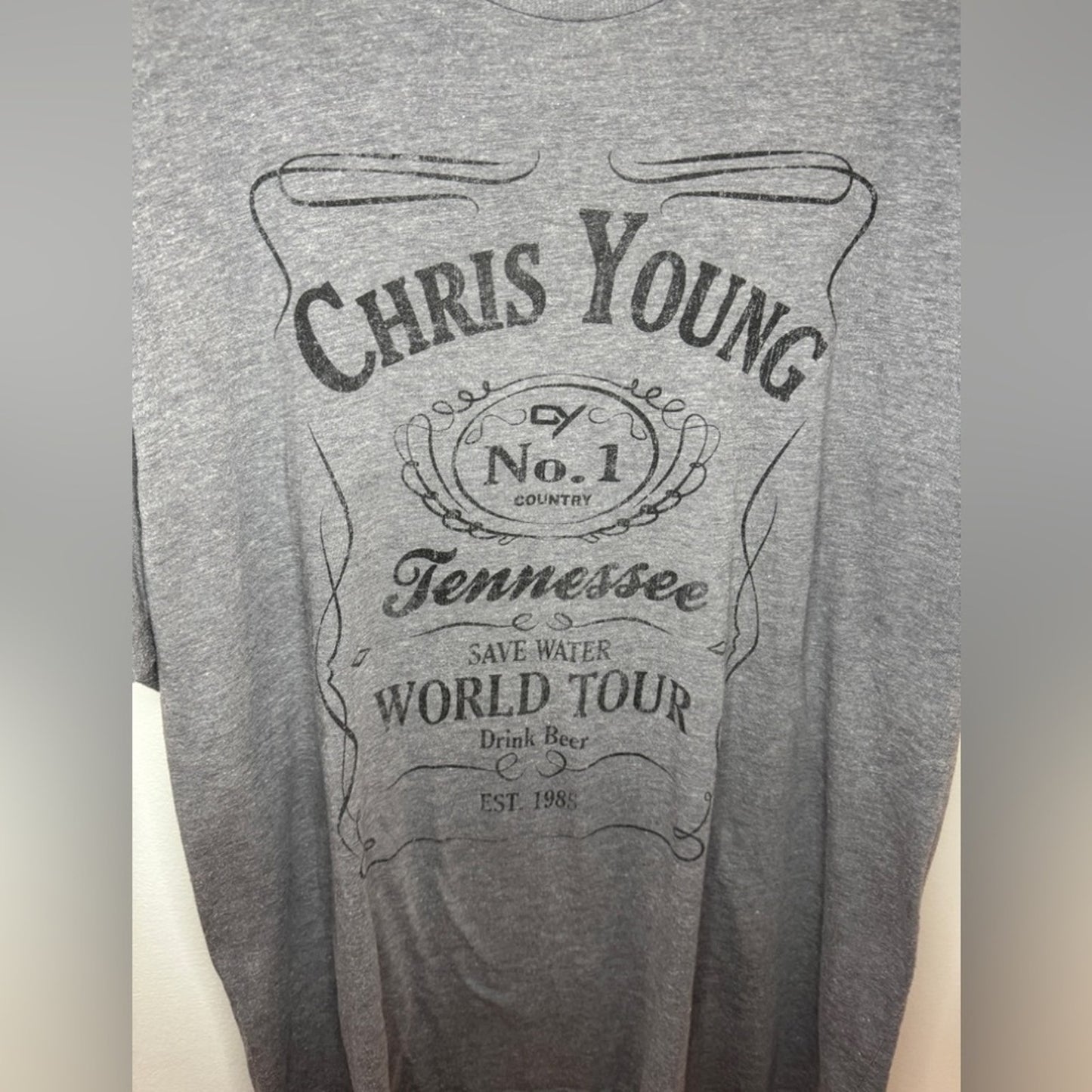 Pre-Owned XL Chris Young Save Water Drink Beer World Tour 2018 Band T-Shirt