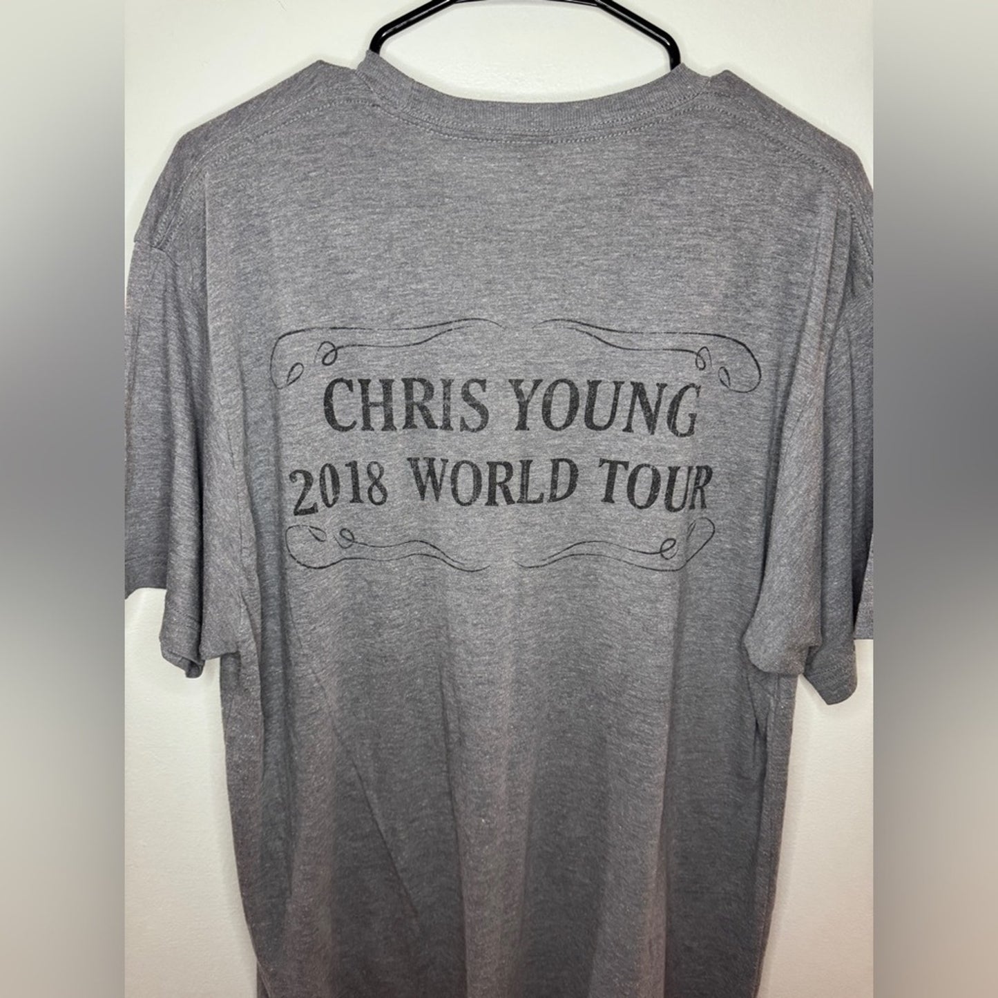 Pre-Owned XL Chris Young Save Water Drink Beer World Tour 2018 Band T-Shirt