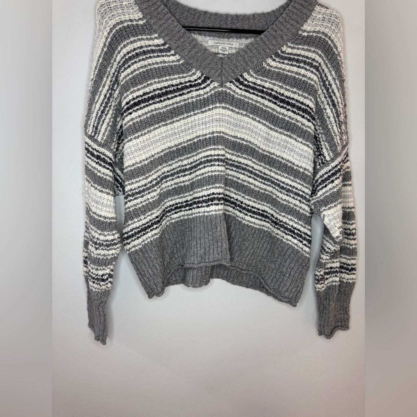 Pre-Owned MD American Eagle Grey and White Striped Knitted Cropped Sweater