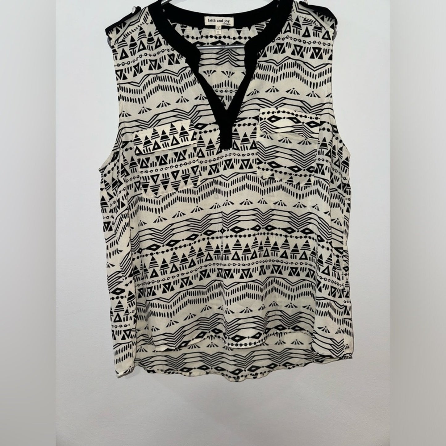 Pre-Owned LG Faith and Joy Los Angeles Black and White Patterned Tank Top