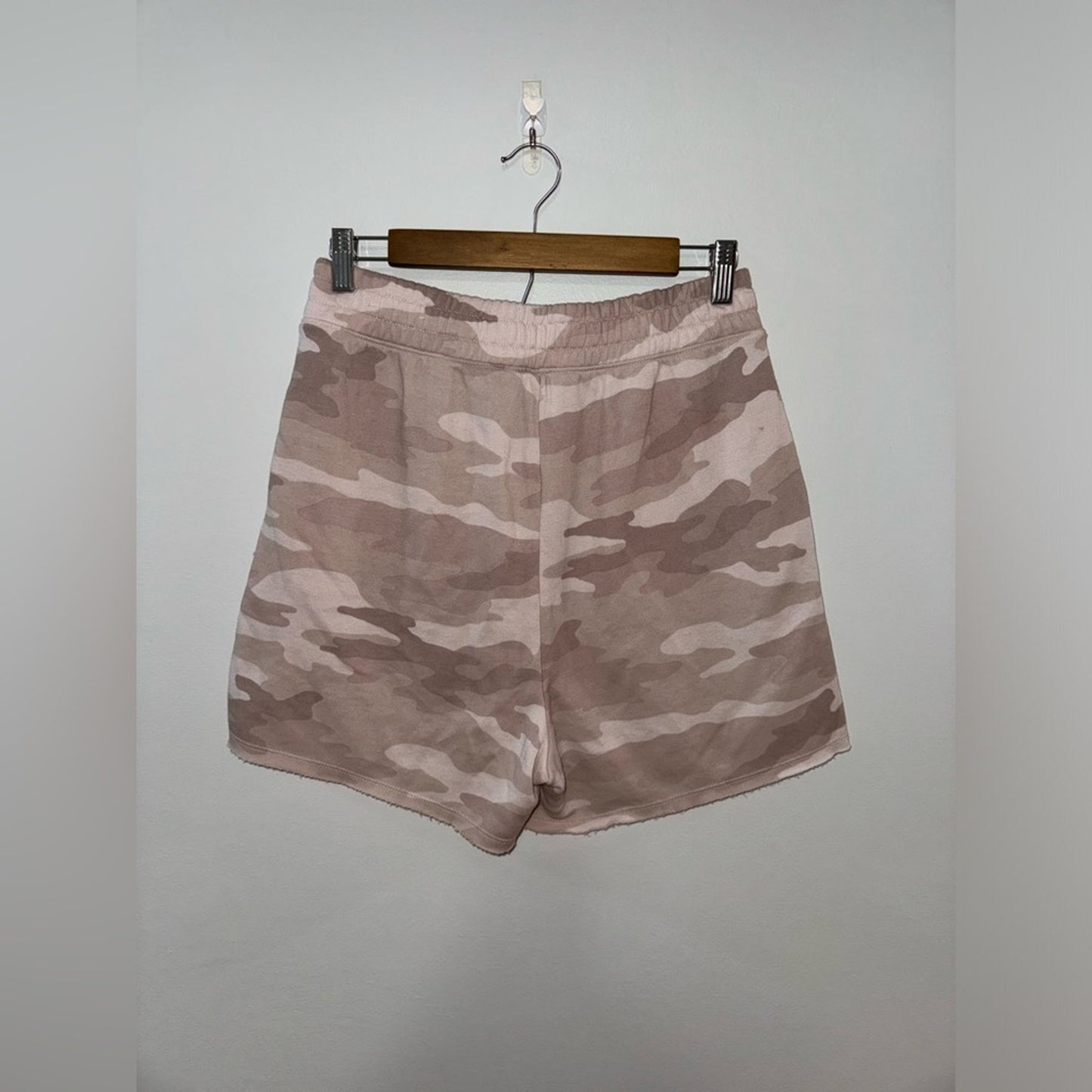 Pre-Owned SM American Eagle Pink Camo Cutoff Shorts