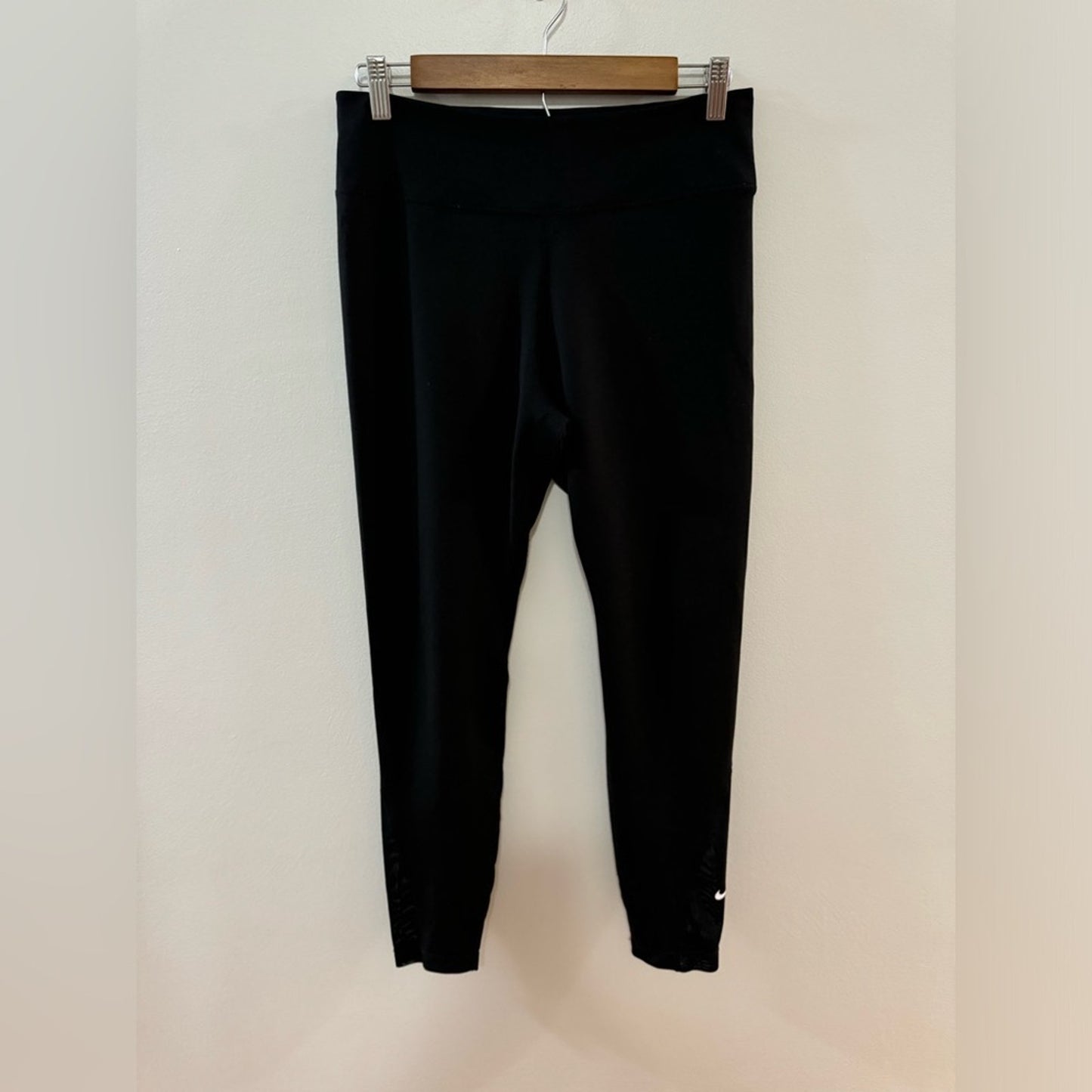 Pre-Owned LG Nike Dri-Fit Black Mesh Leggings