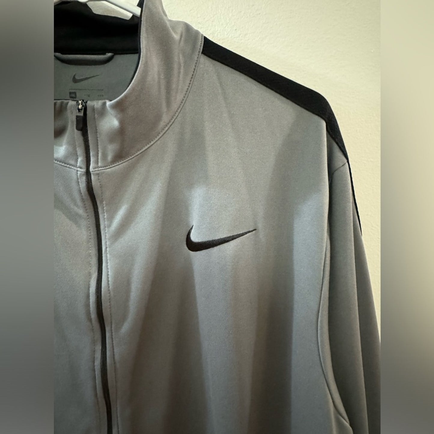 Pre-Owned XXL Nike Grey/Black Zip-Up Jacket