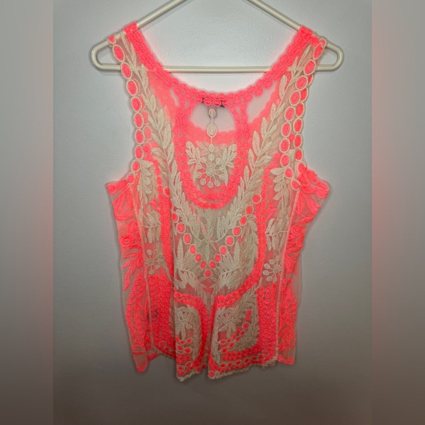 Pre-Owned SM Blu Pepper Pink and White Lace Tank Top