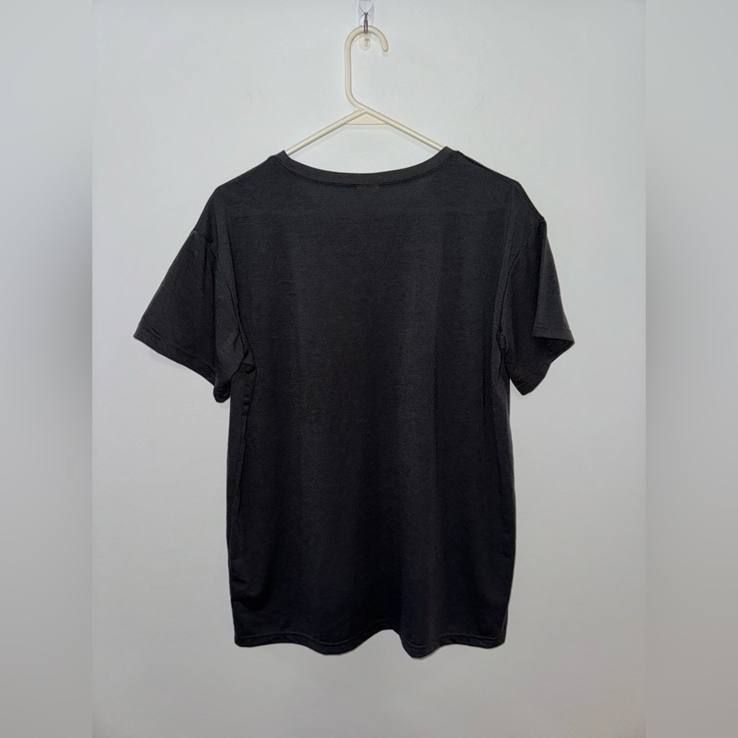 Pre-Owned LG Unbranded Black Eye Astrology Graphic T-Shirt