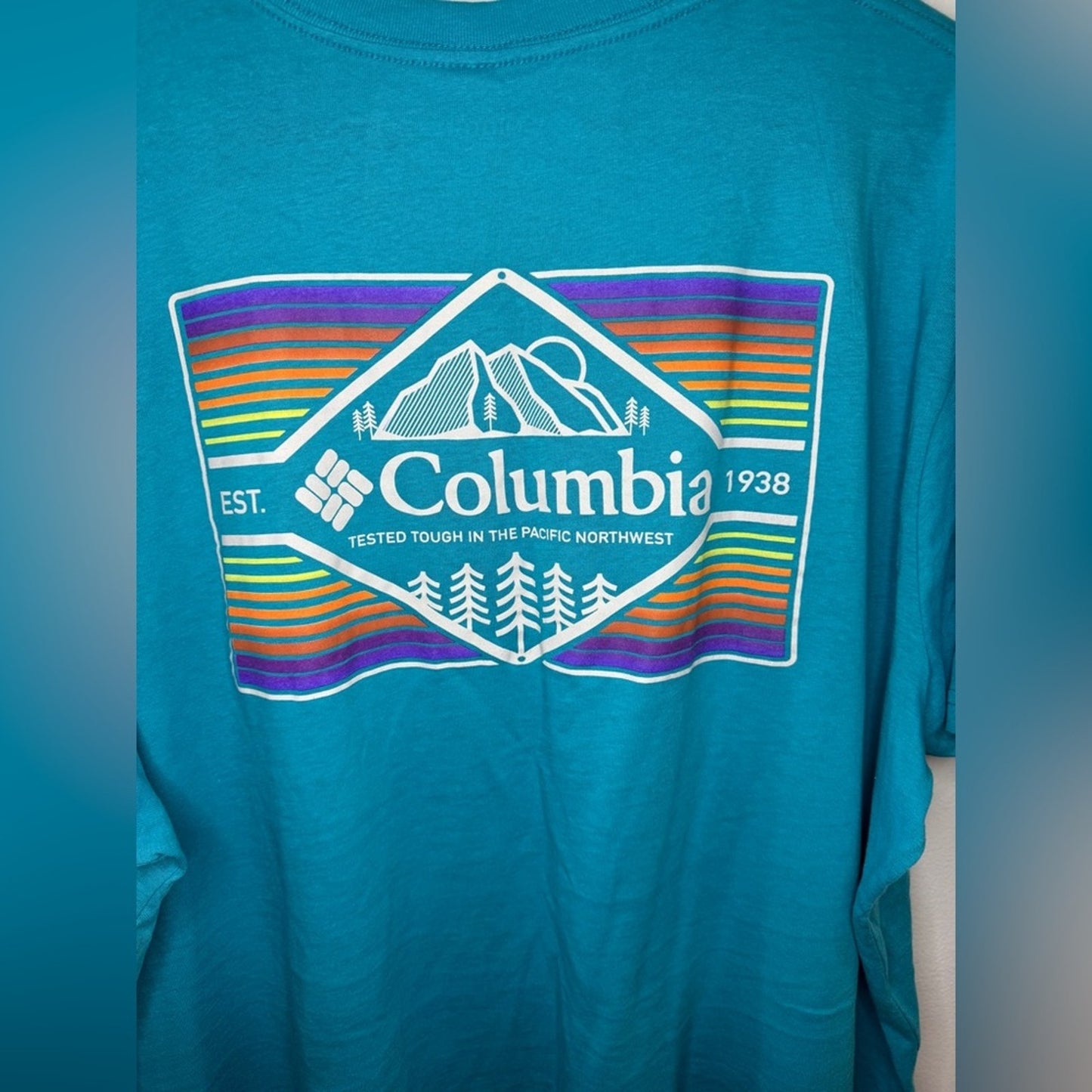 NWT XL Columbia Teal Graphic Logo T-Shirt