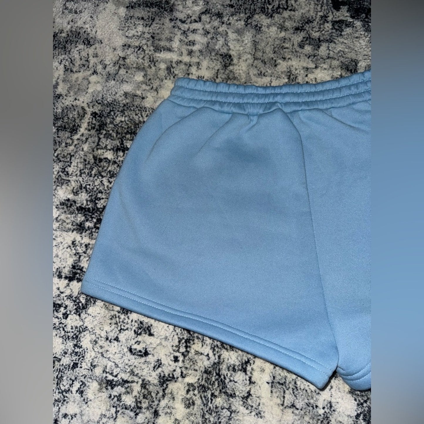 Pre-Owned Size 6 SHEIN Blue Fleece Shorts