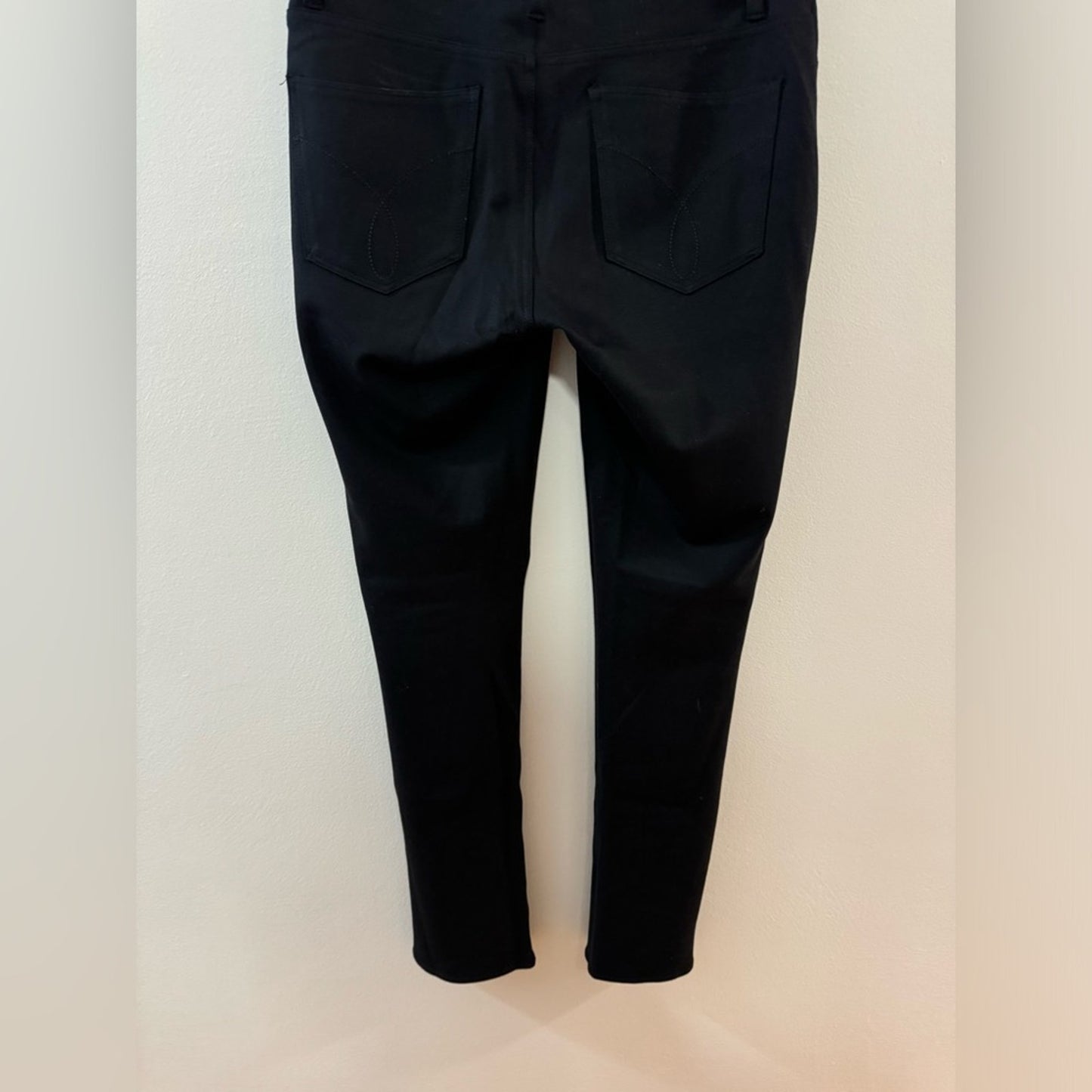 Pre-Owned Size 6 Calvin Klein Jeans Black Pants