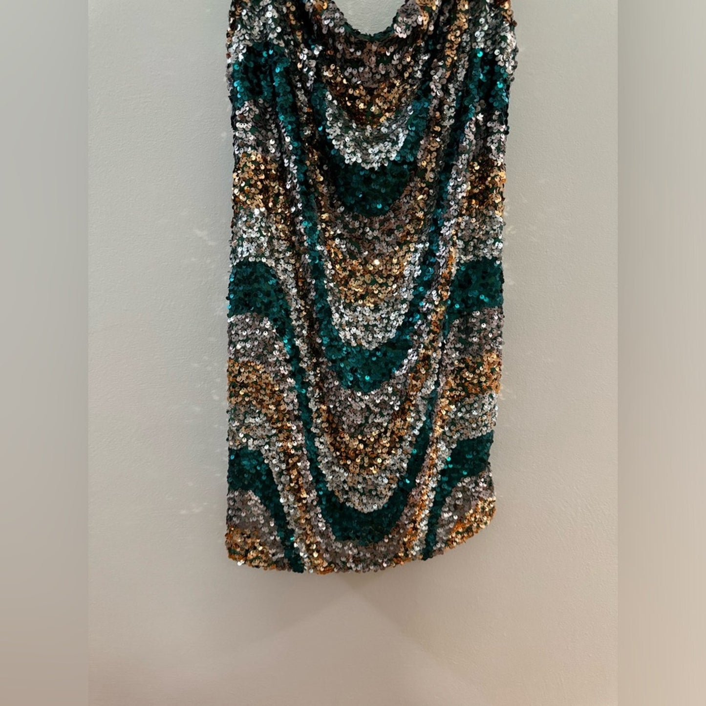 NWT LG Lizzie’s Boutique Green Pattern Sequin Dress