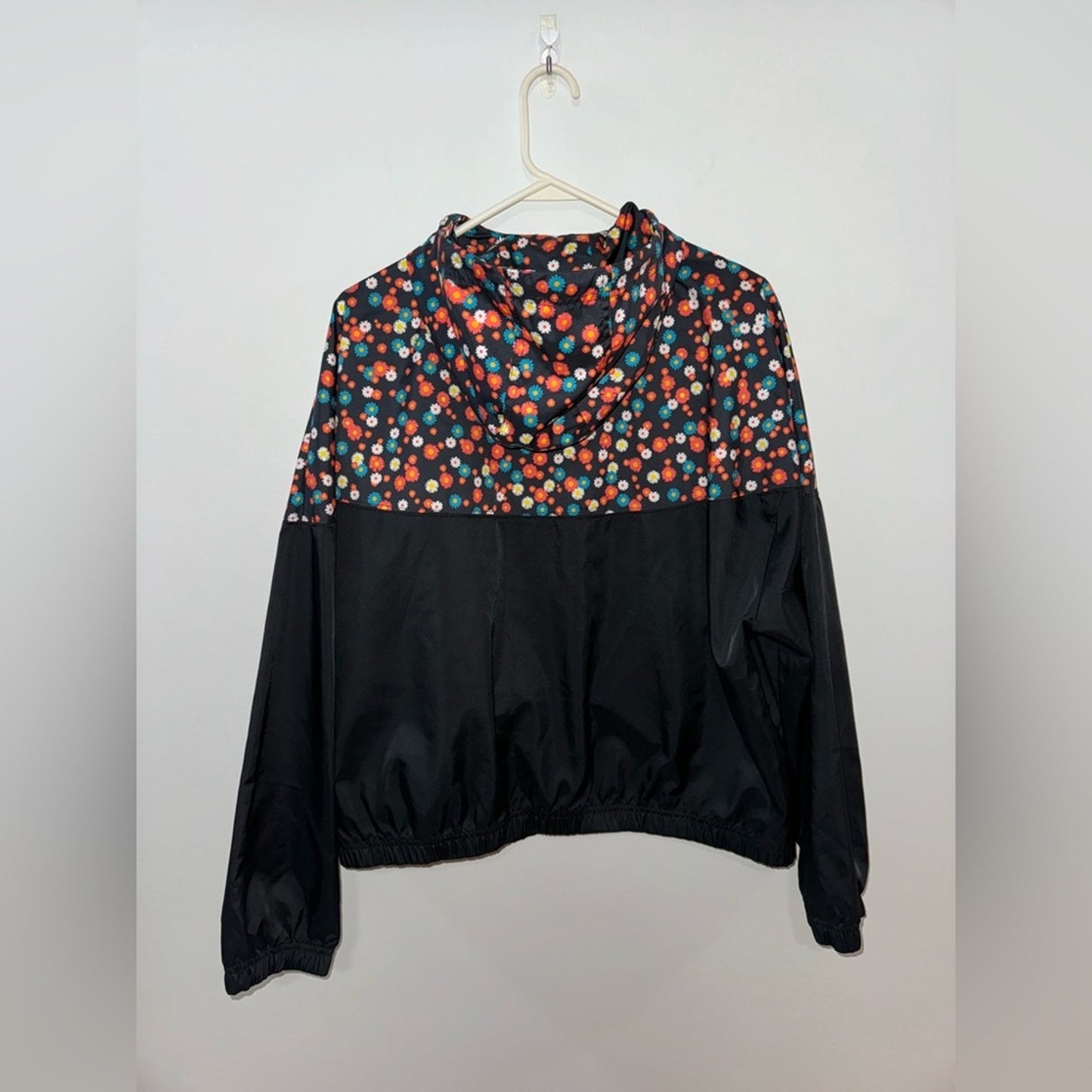 Pre-Owned MD Nike Black Floral Zip-Up Wind Breaker