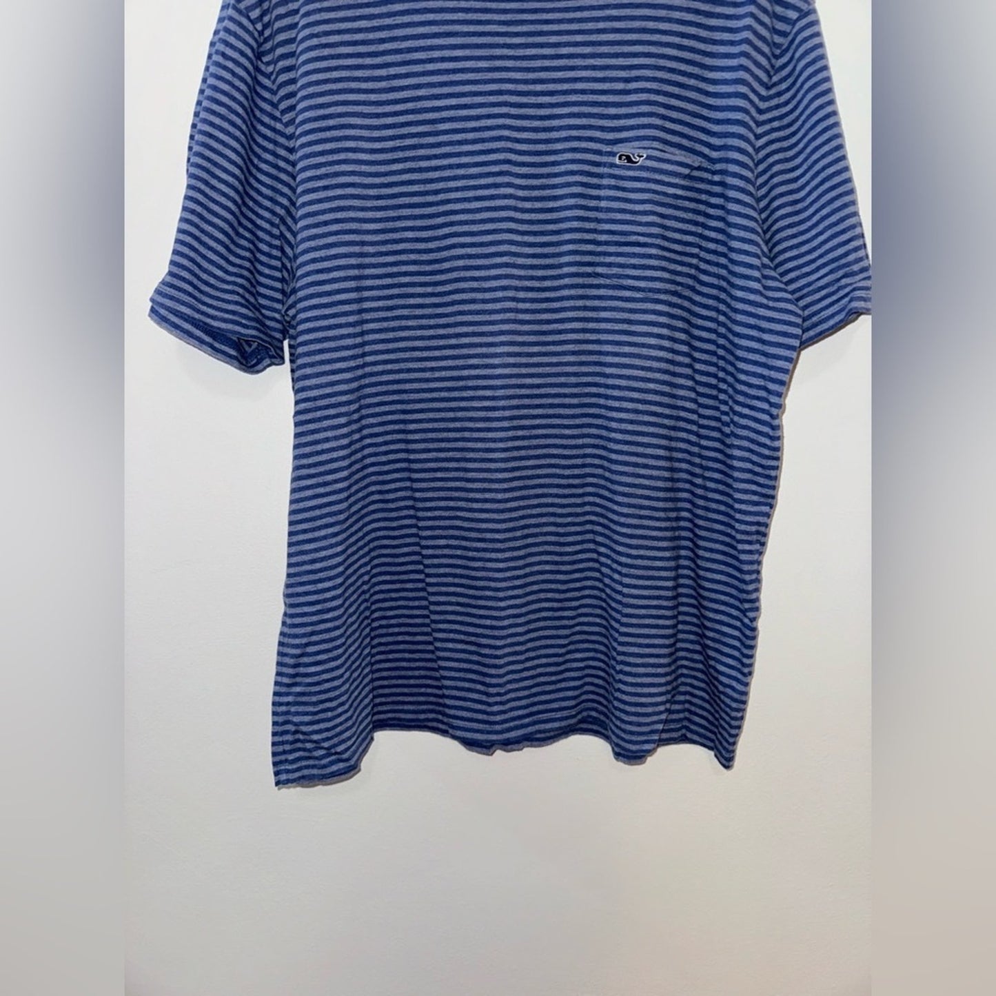 Pre-Owned LG Vineyard Vines Blue Striped Pocket T-Shirt